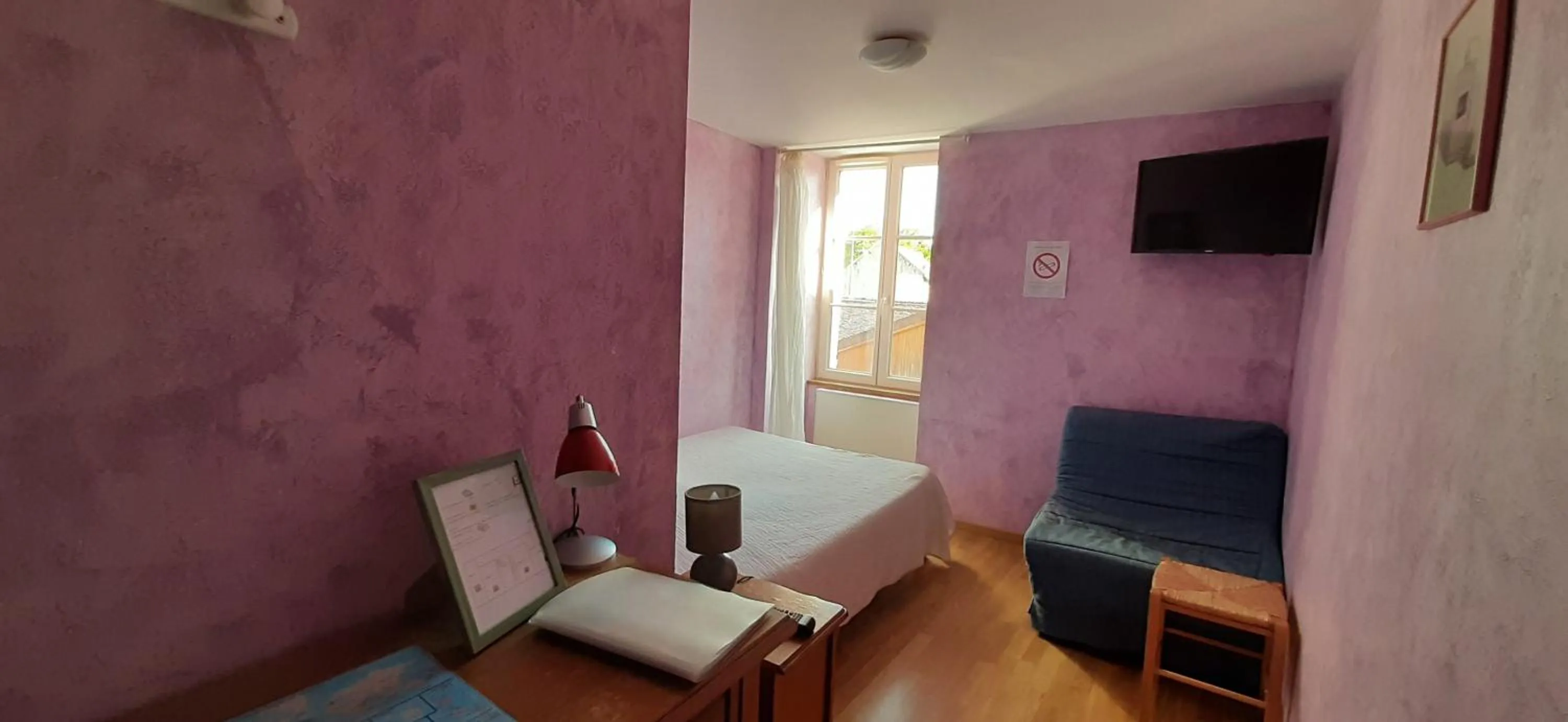 Double Room with Extra Bed in Le Marmagne