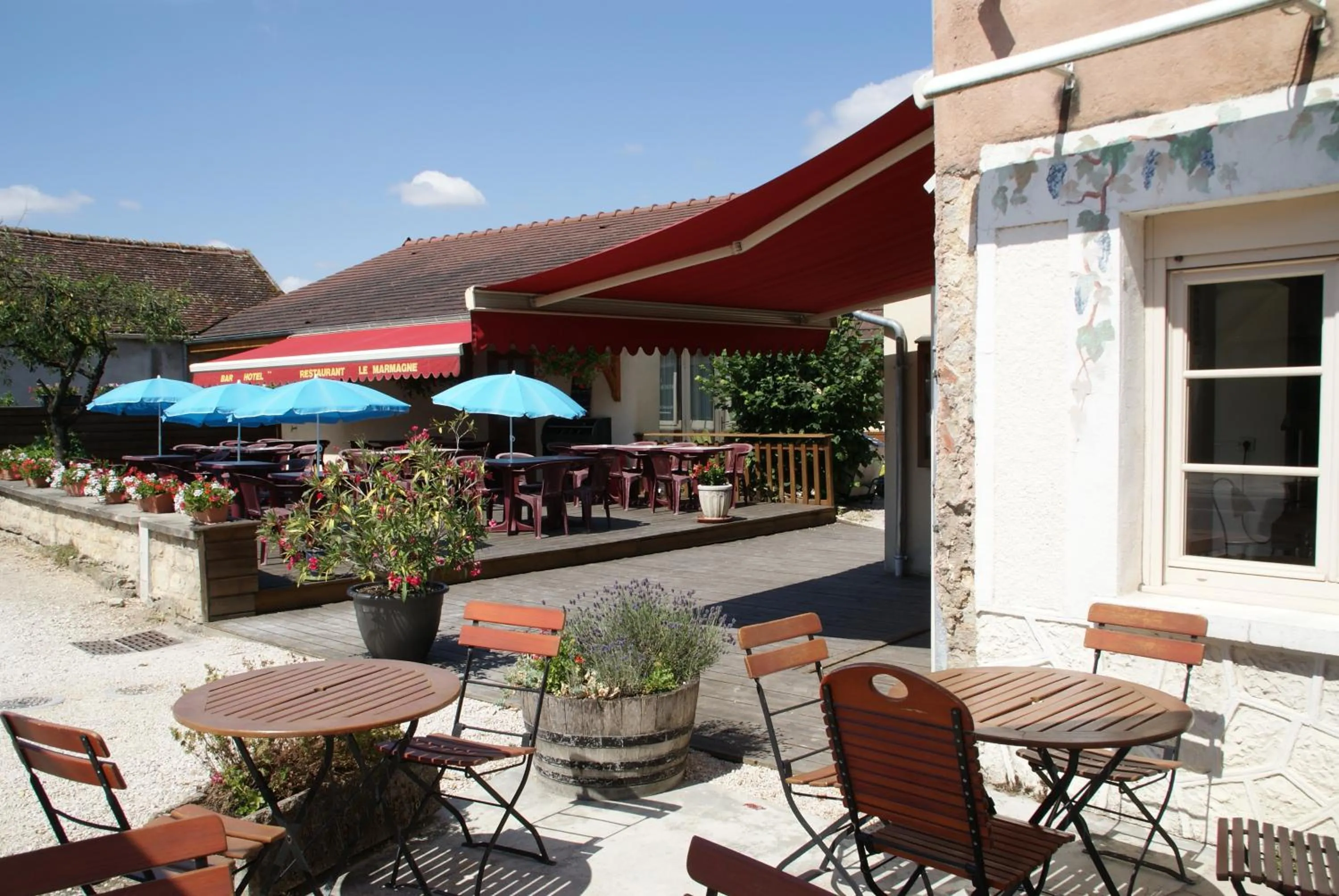 Patio in Le Marmagne