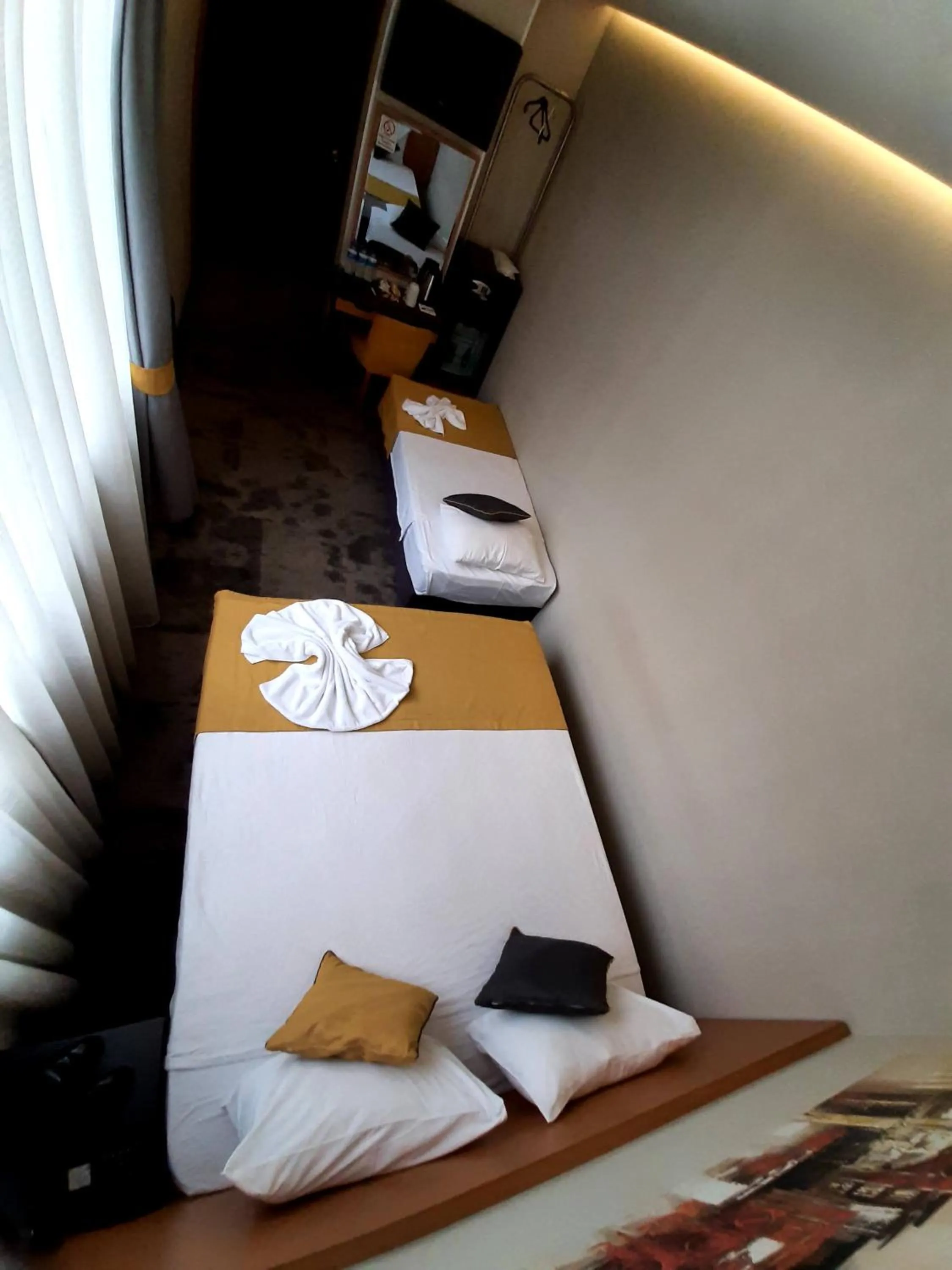 Bed in Sapko Airport Hotel