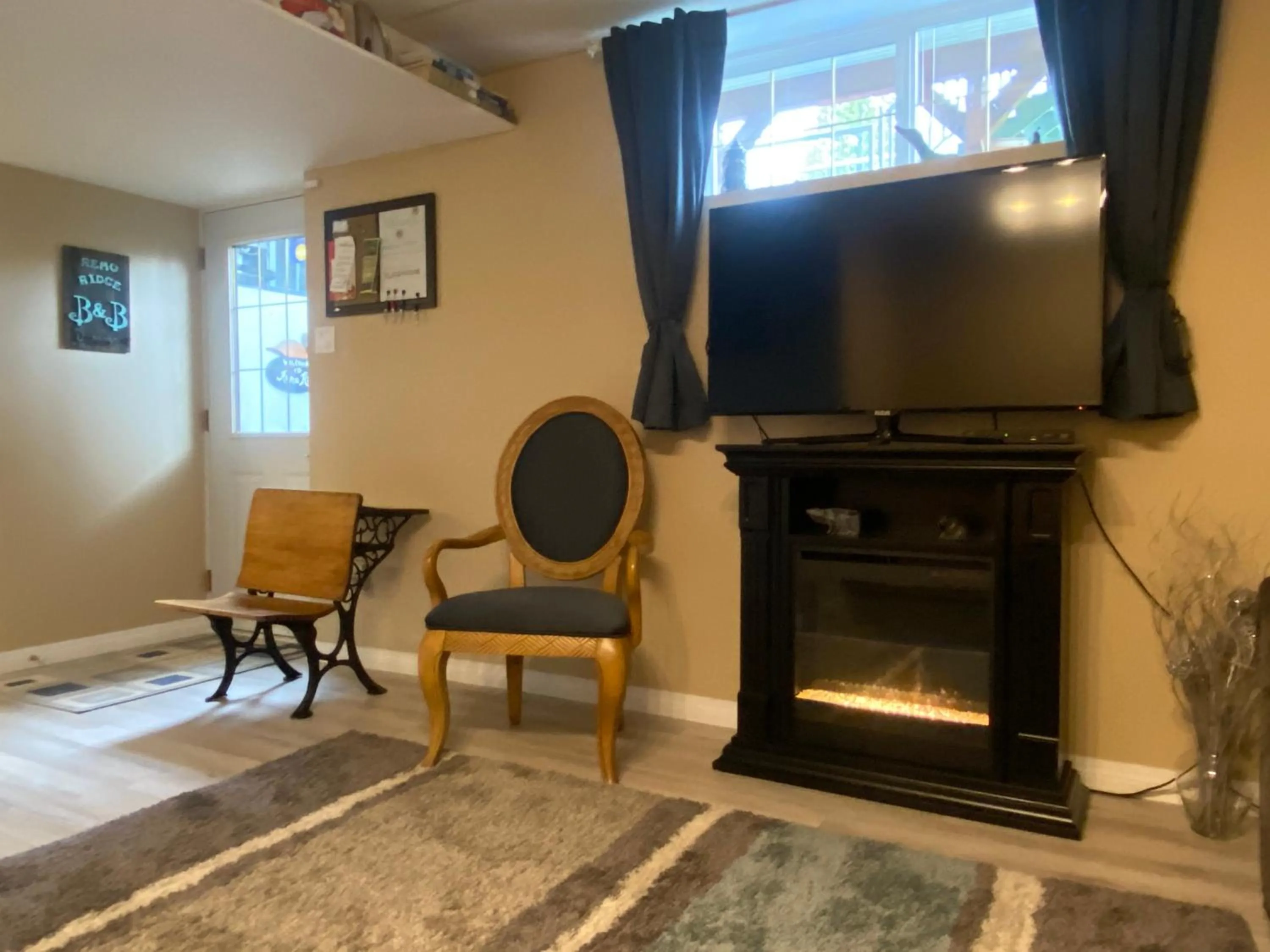 Living room in Remo Ridge Bed N Breakfast