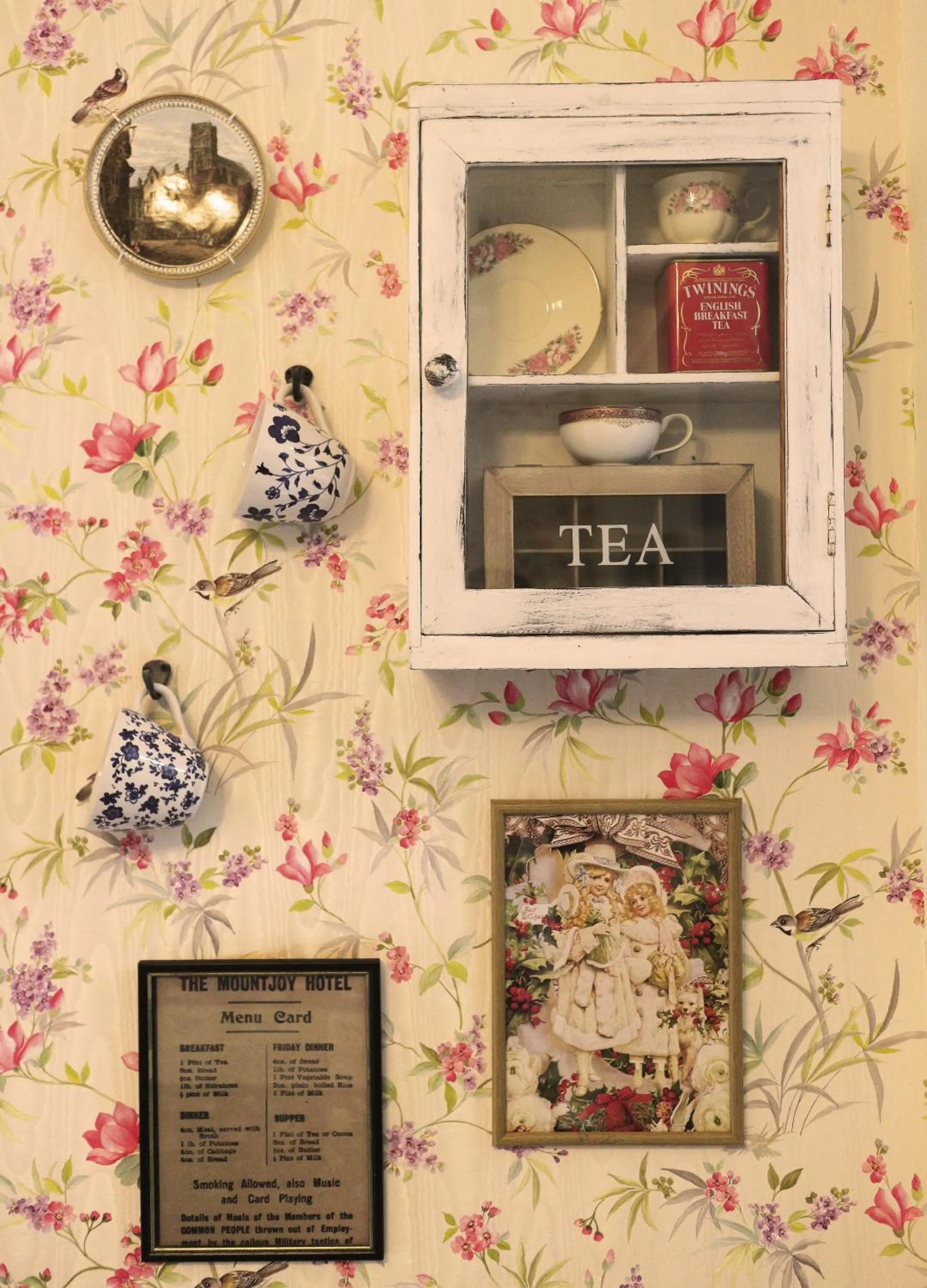 Decorative detail in The London Tearoom