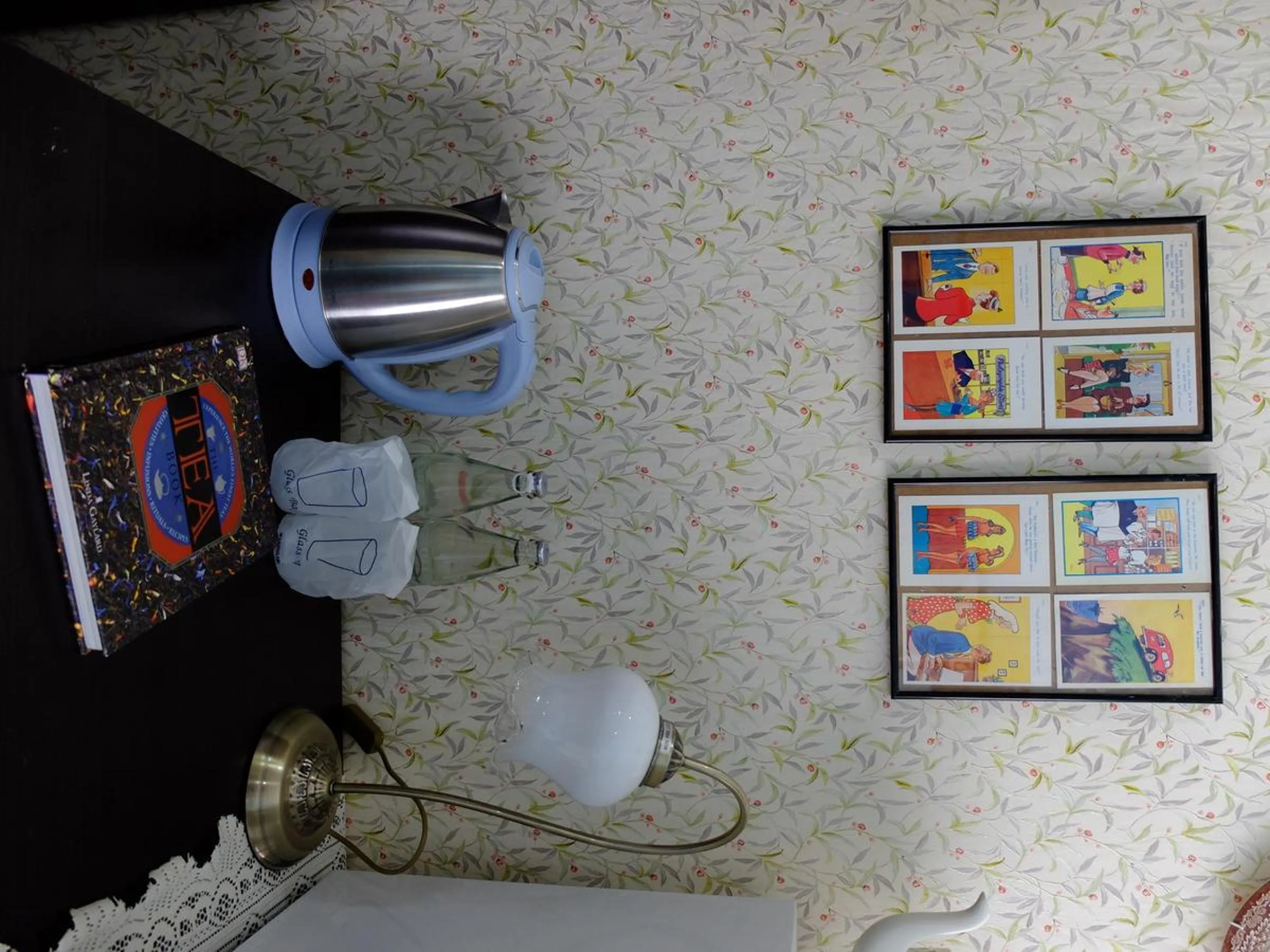 Coffee/tea facilities in The London Tearoom