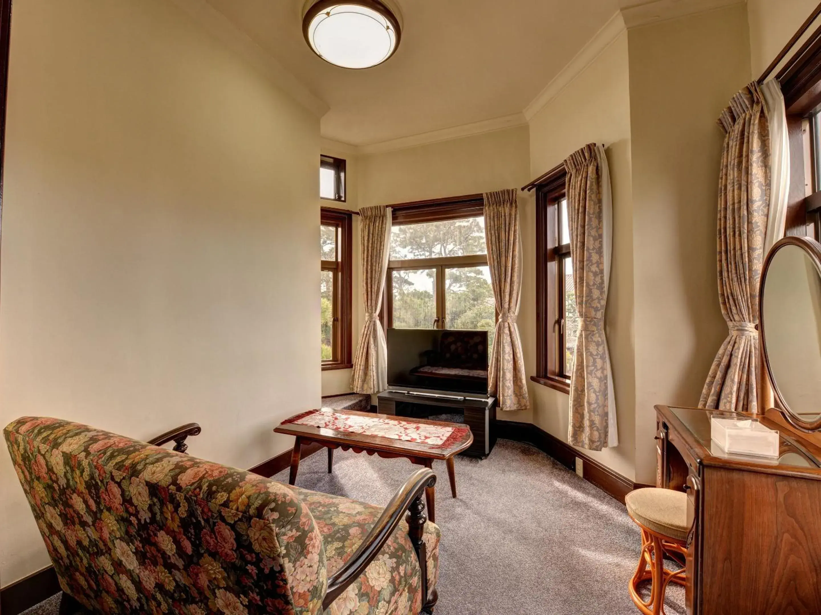 Twin Room – Registered Cultural Property in Kaihinsou Kamakura Twin Room – Registered Cultural Property in Kaihinsou Kamakura