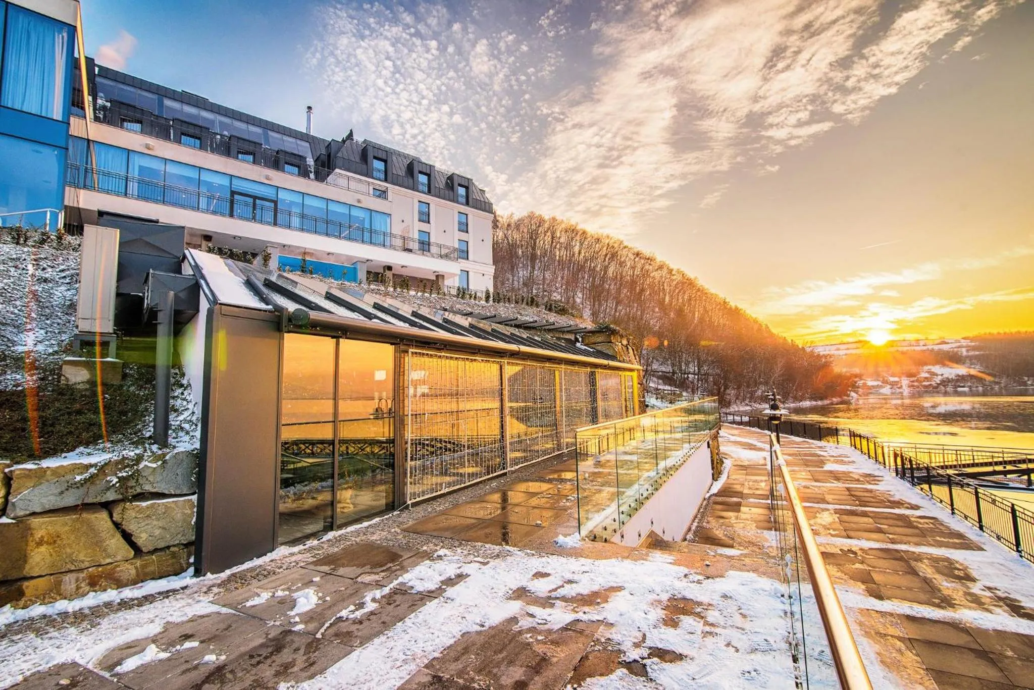 Restaurant/places to eat in Heron Live Hotel Marina & SPA