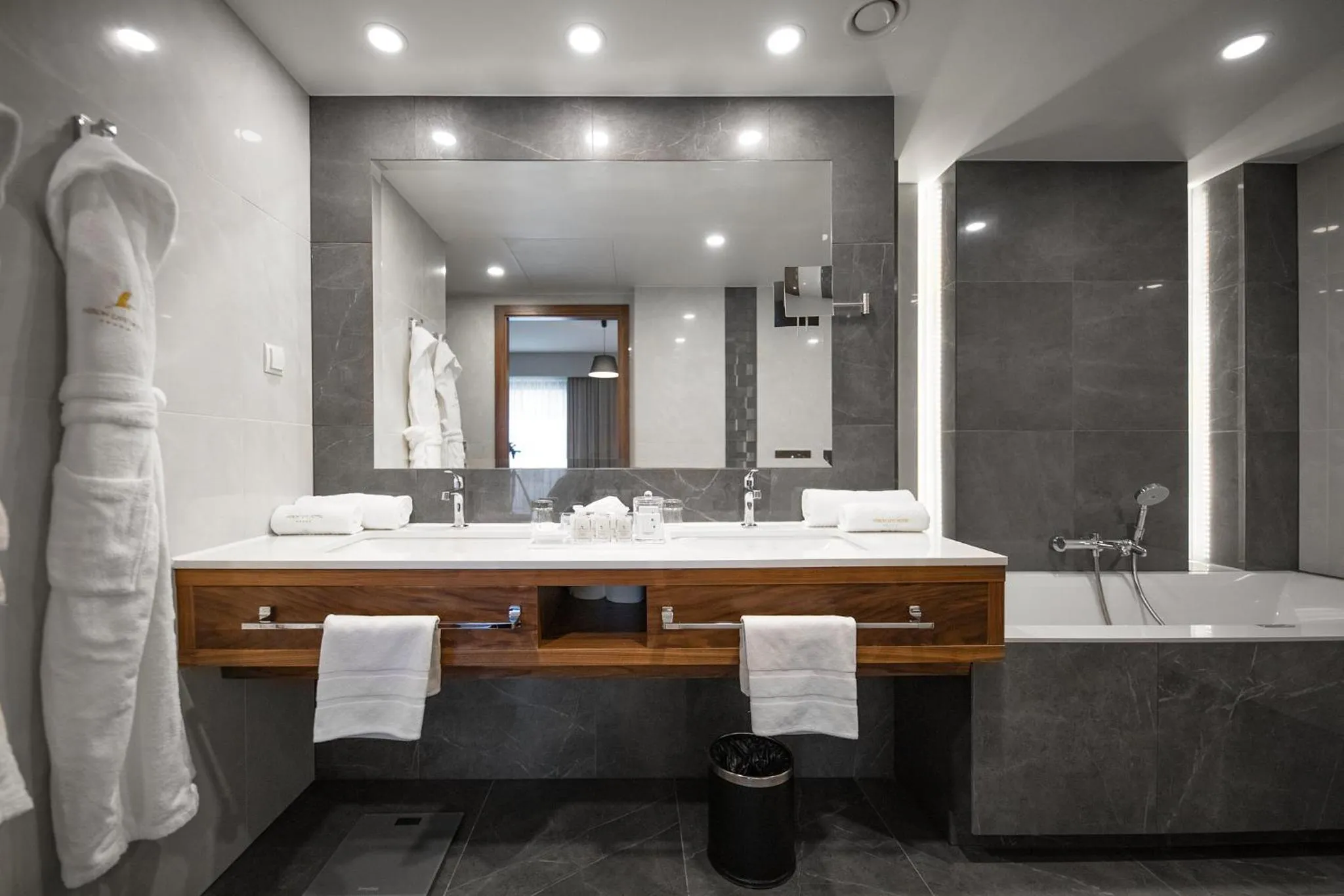 Heron Live Hotel Marina & SPA