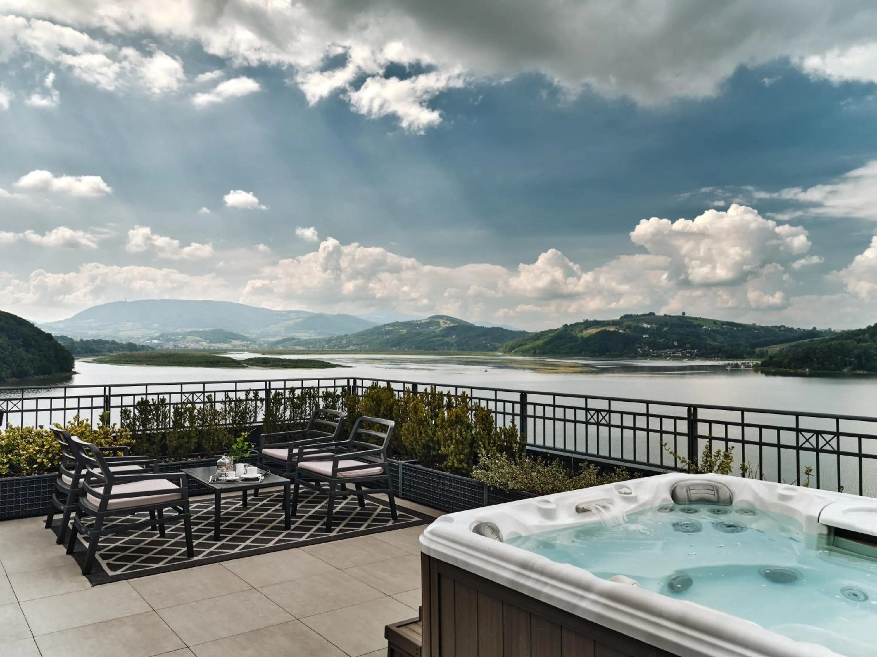 Heron Live Hotel Marina & SPA