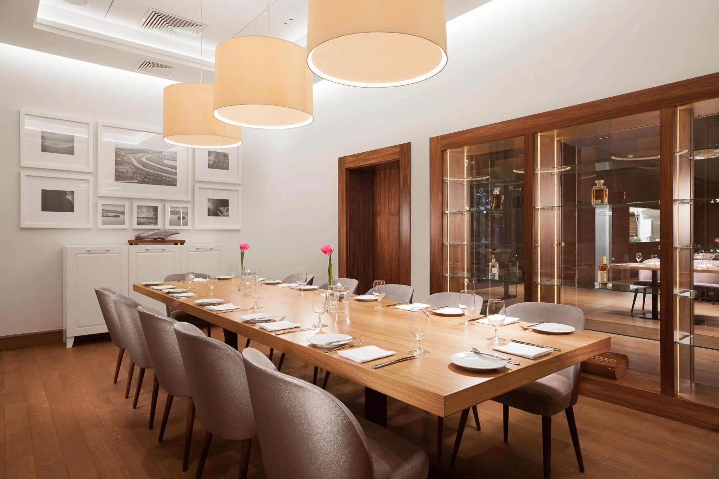 Restaurant/places to eat in Heron Live Hotel Marina & SPA