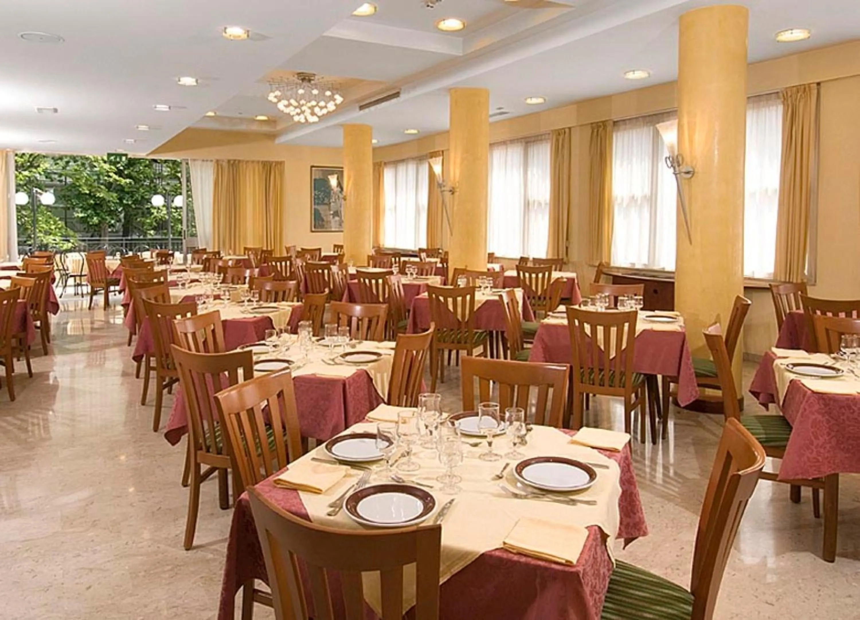 Restaurant/places to eat in Hotel Savoia