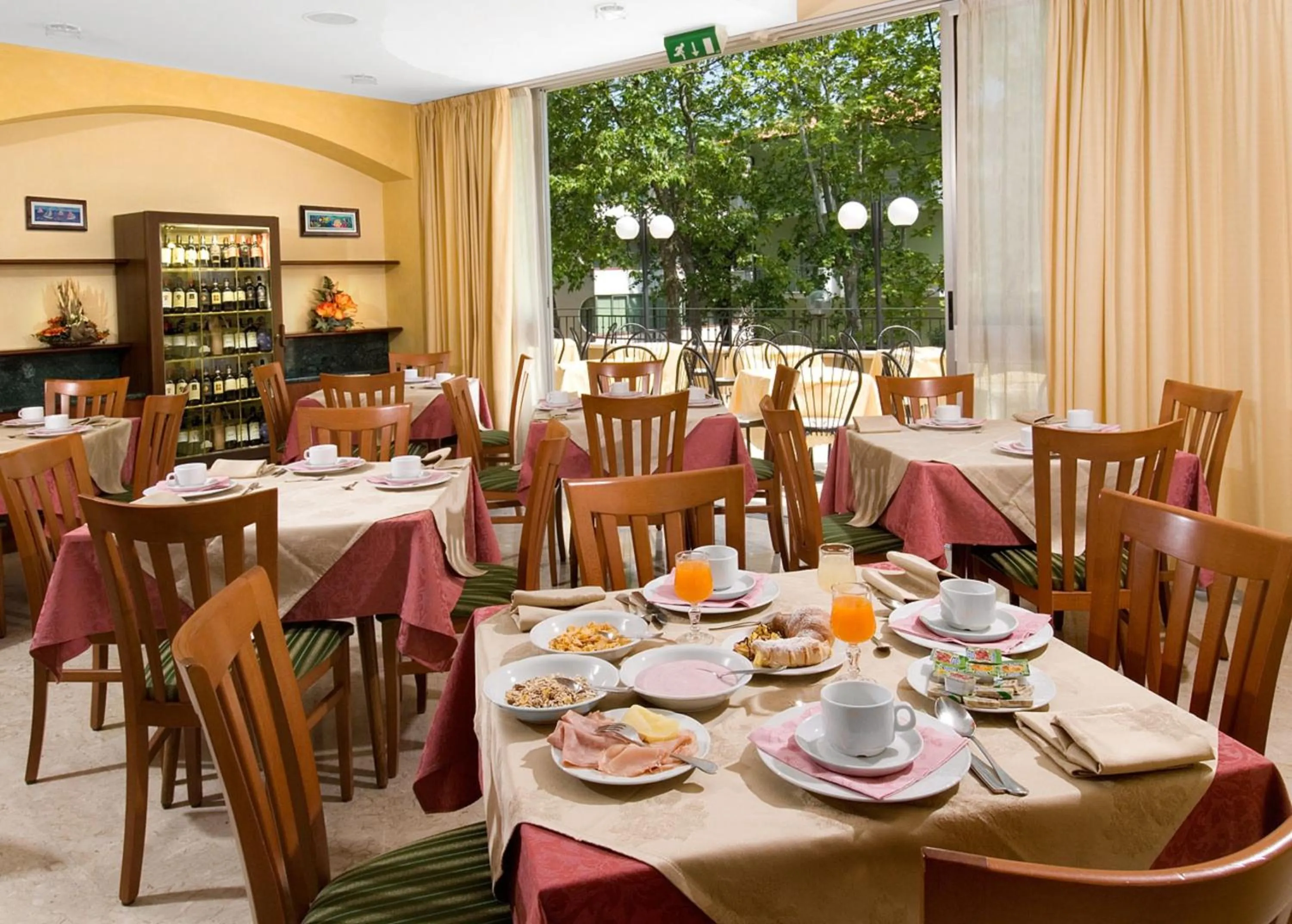 Restaurant/places to eat in Hotel Savoia
