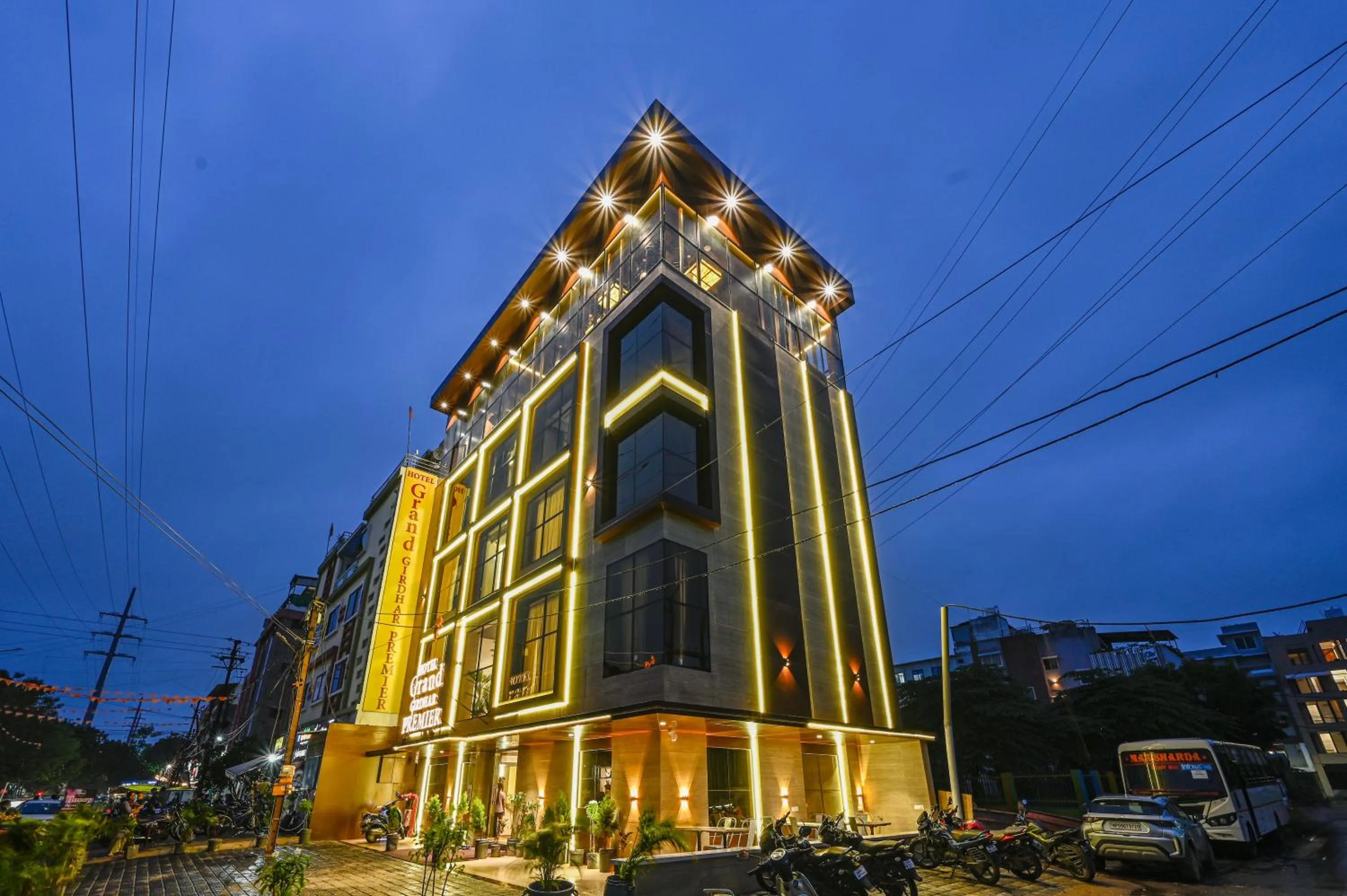 Facade/entrance in Hotel Grand Girdhar Premier