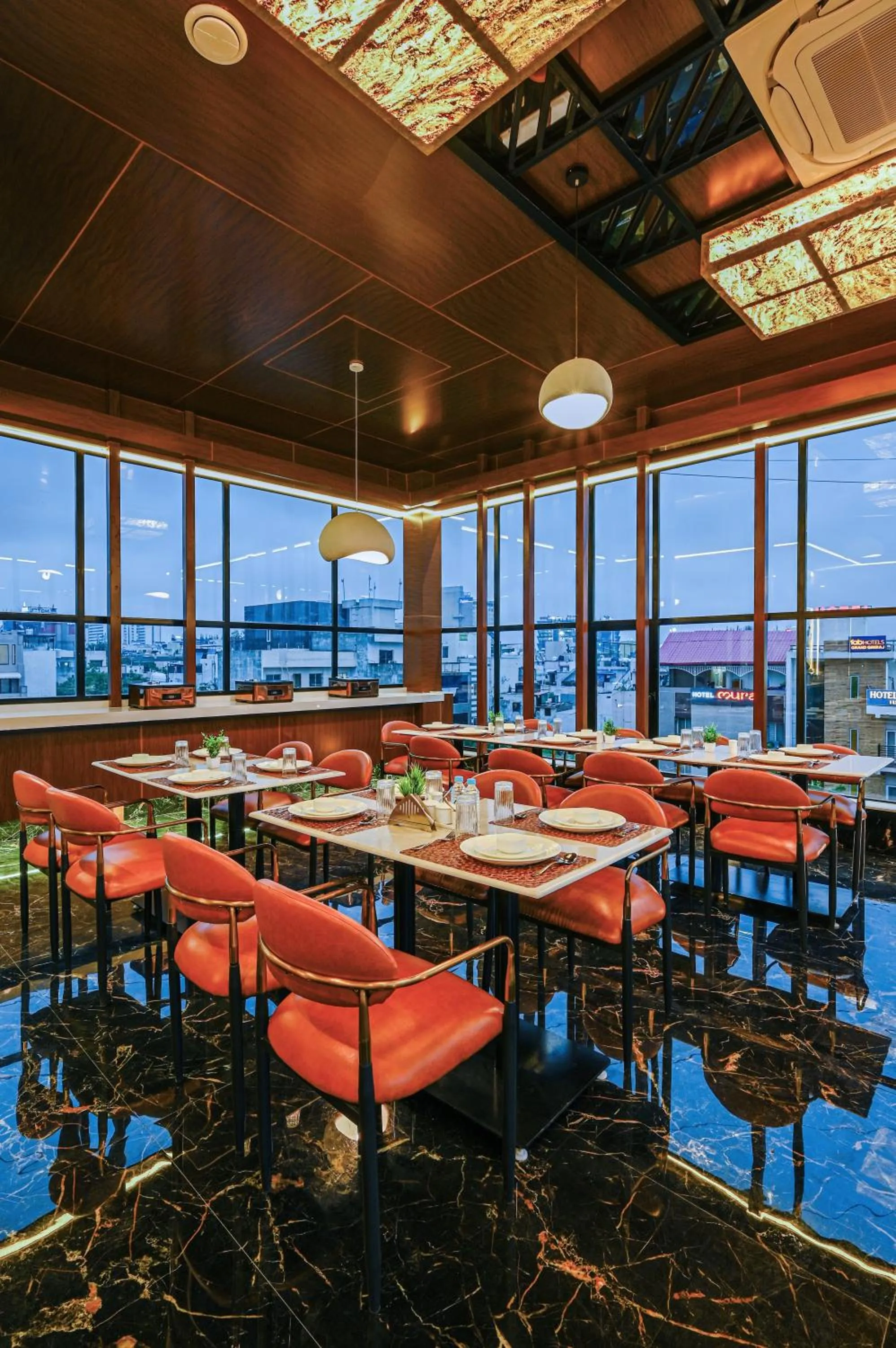 Restaurant/places to eat in Hotel Grand Girdhar Premier