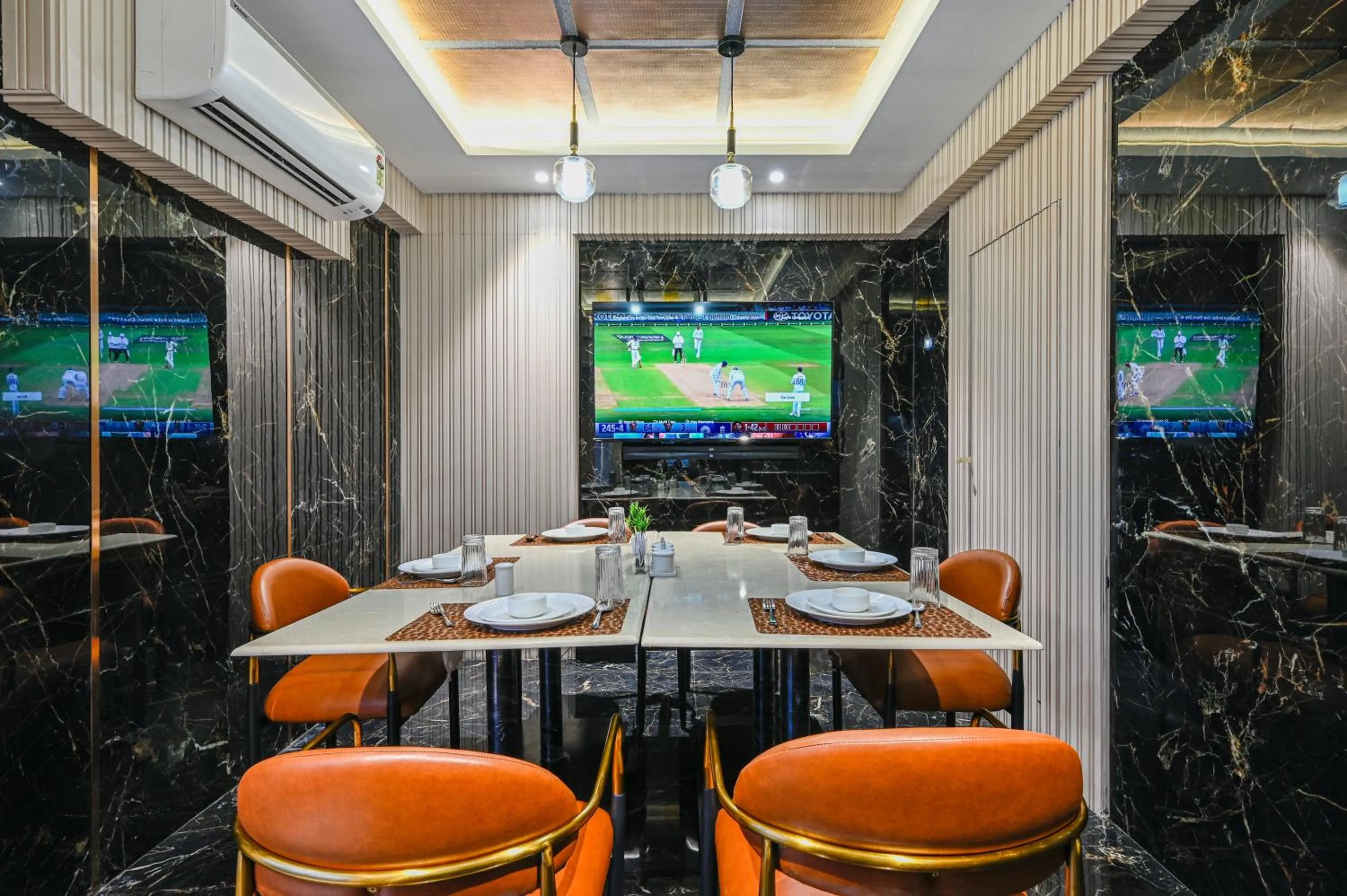 Dining area in Hotel Grand Girdhar Premier