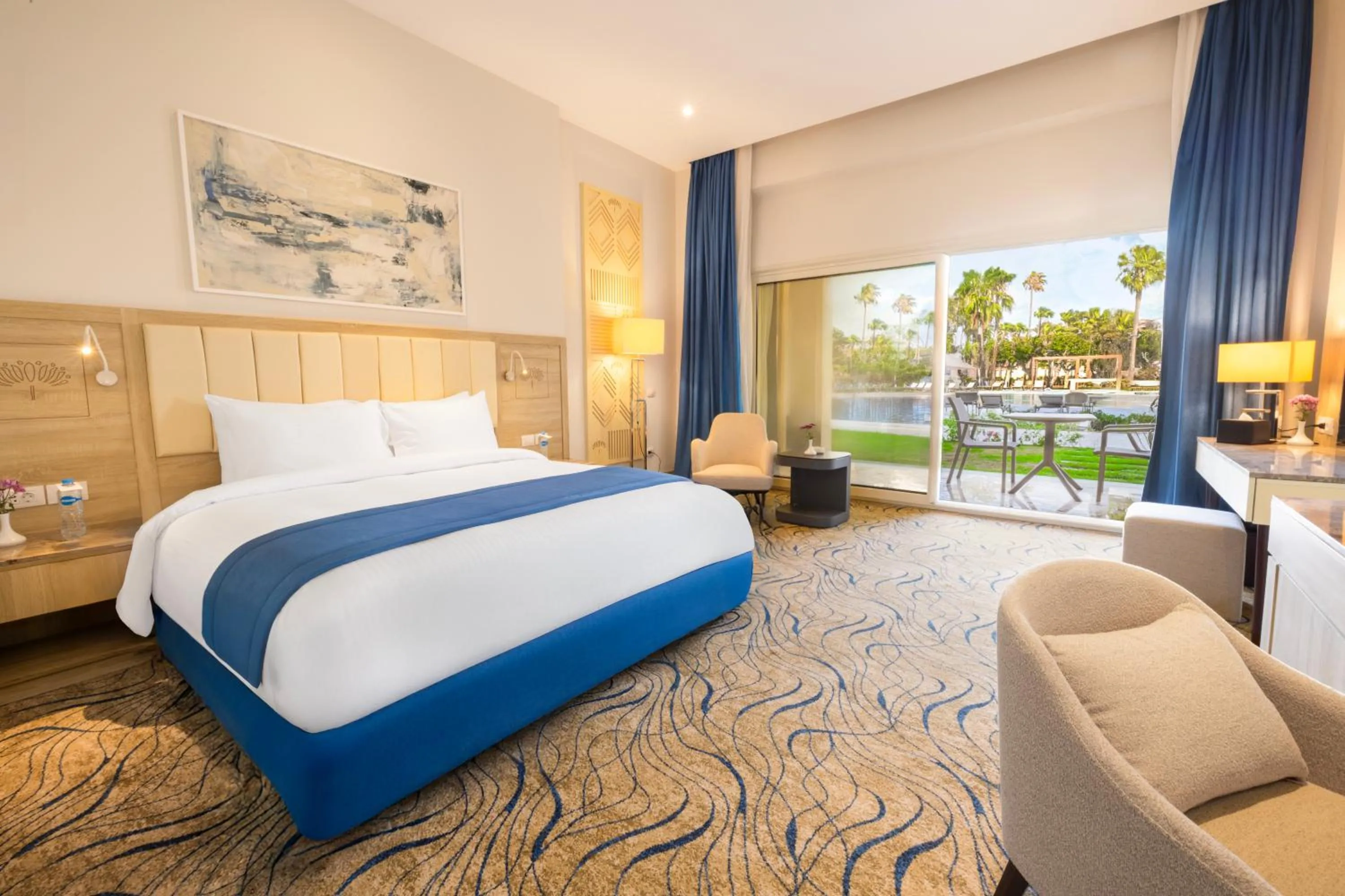 Bed in Helnan Antoniades Palace Hotel