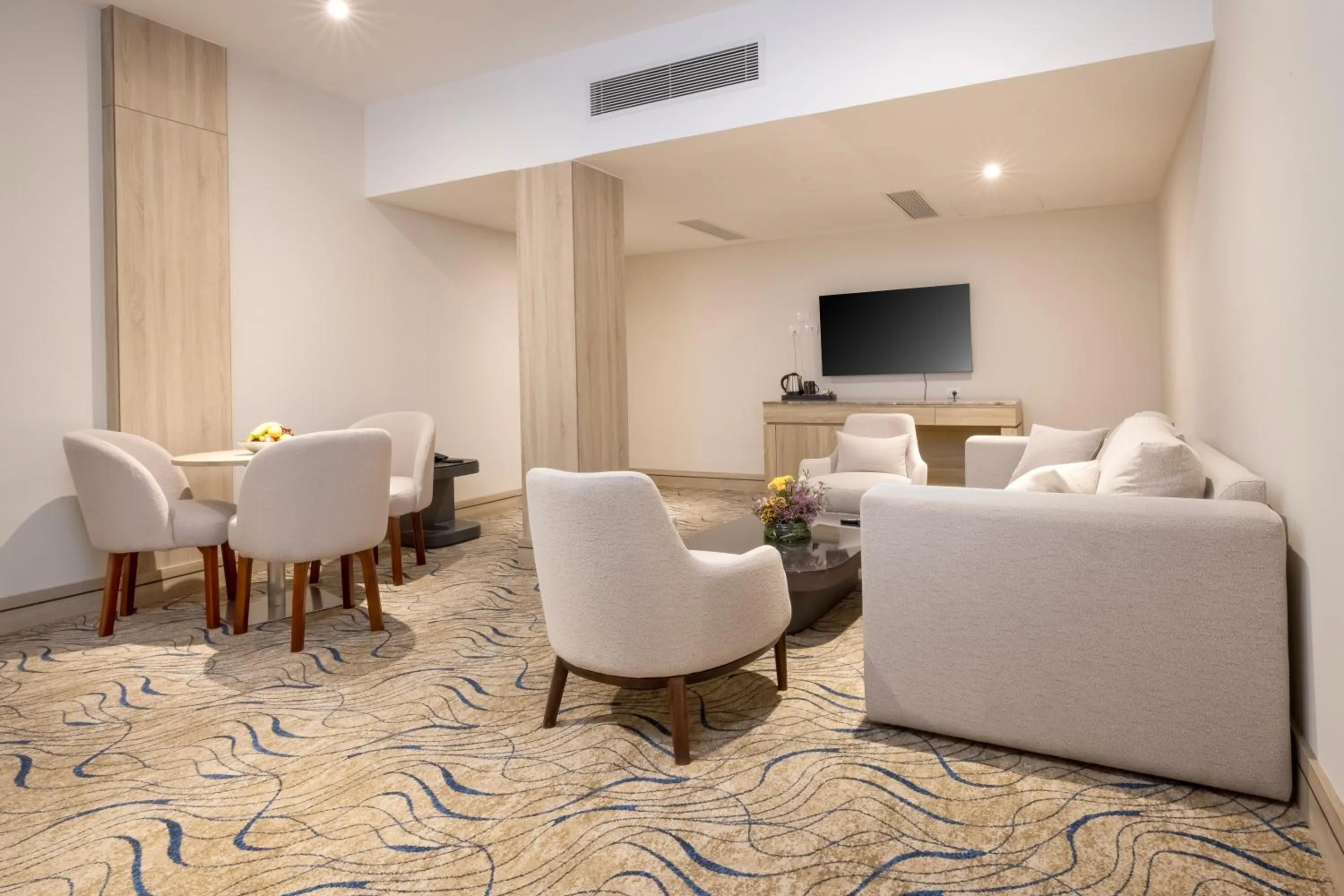 Communal lounge/ TV room in Helnan Antoniades Palace Hotel