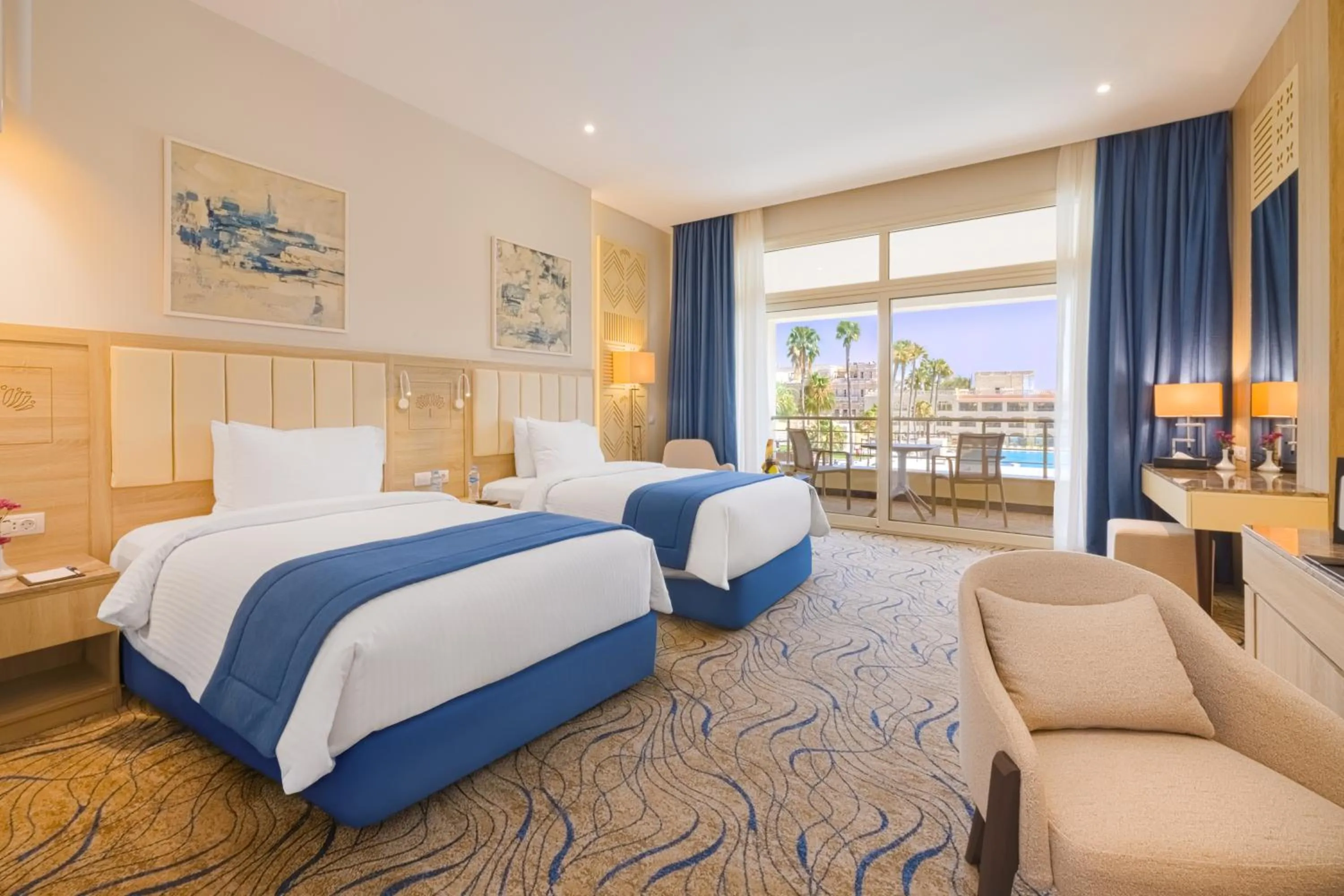 Photo of the whole room, Bed in Helnan Antoniades Palace Hotel