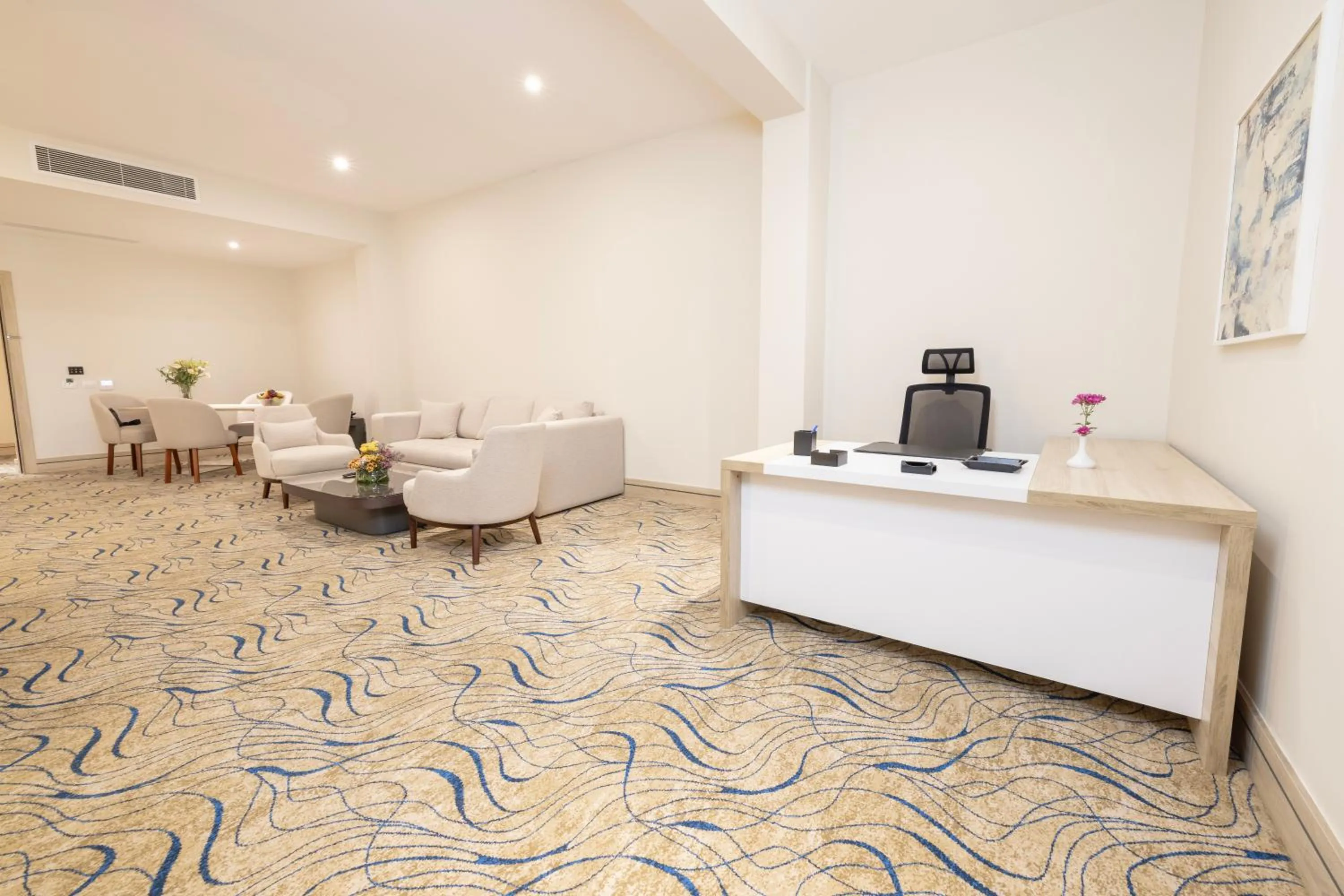 Living room in Helnan Antoniades Palace Hotel