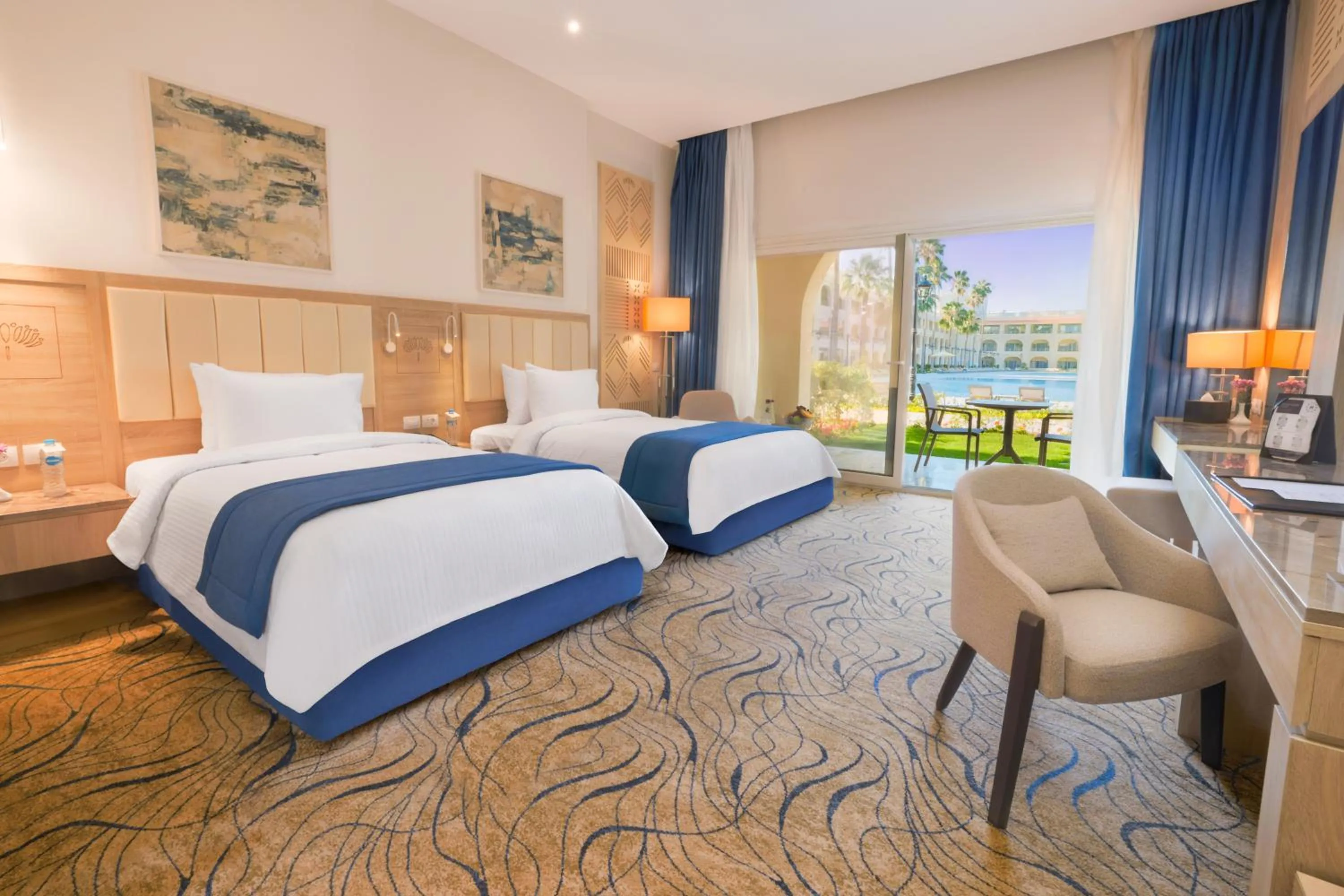 Photo of the whole room, Bed in Helnan Antoniades Palace Hotel