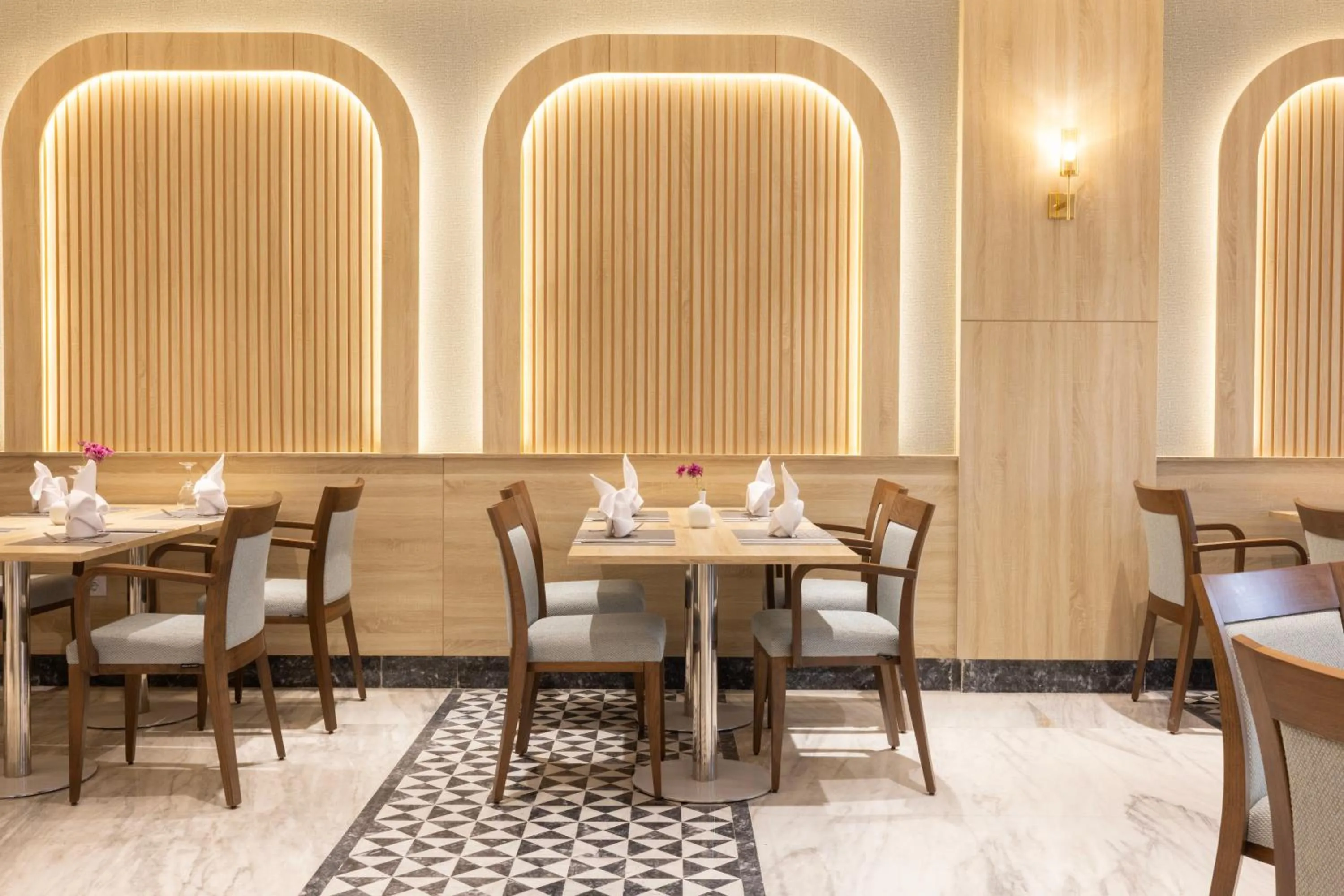 Restaurant/places to eat in Helnan Antoniades Palace Hotel