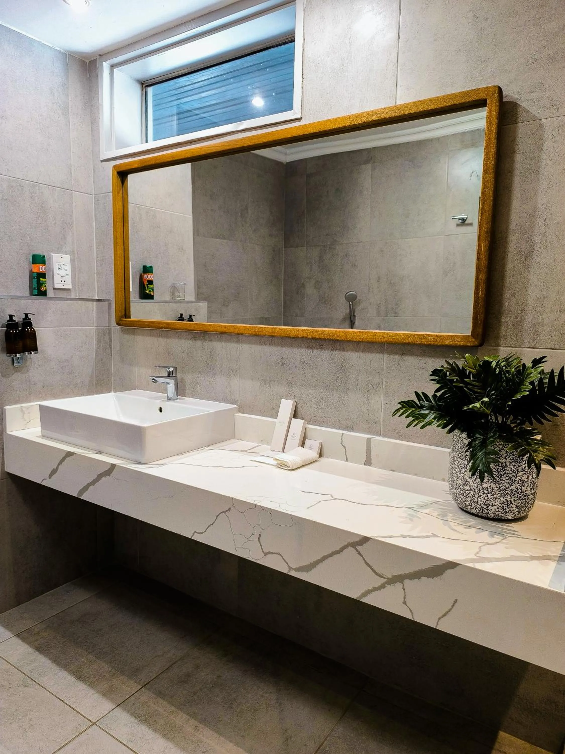 Bathroom in Cresta Thapama Hotel