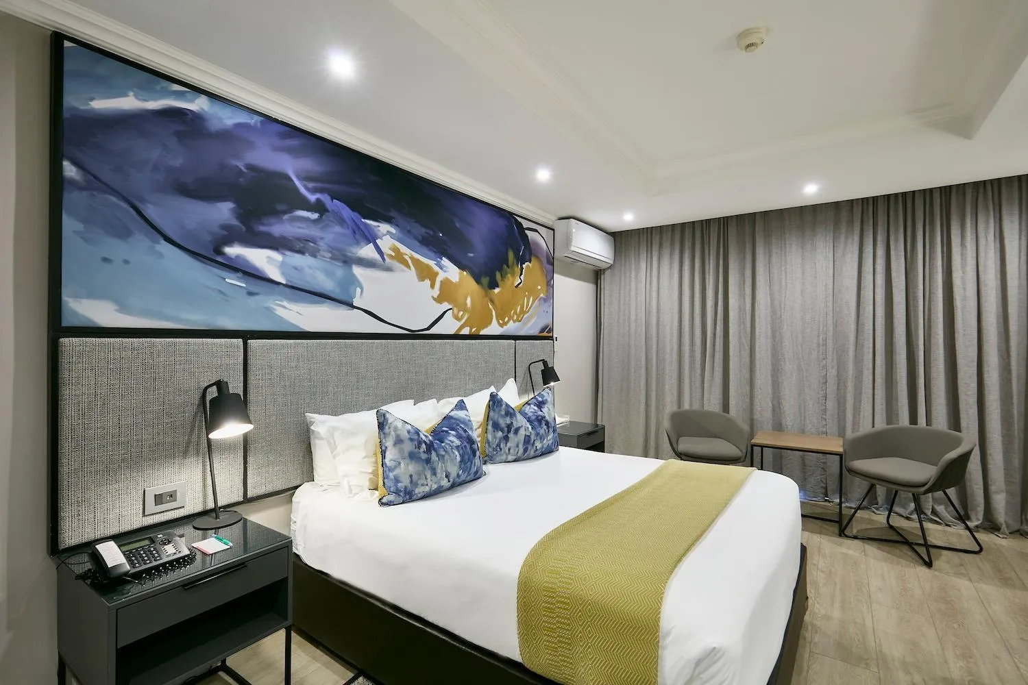 Bed in Cresta Thapama Hotel