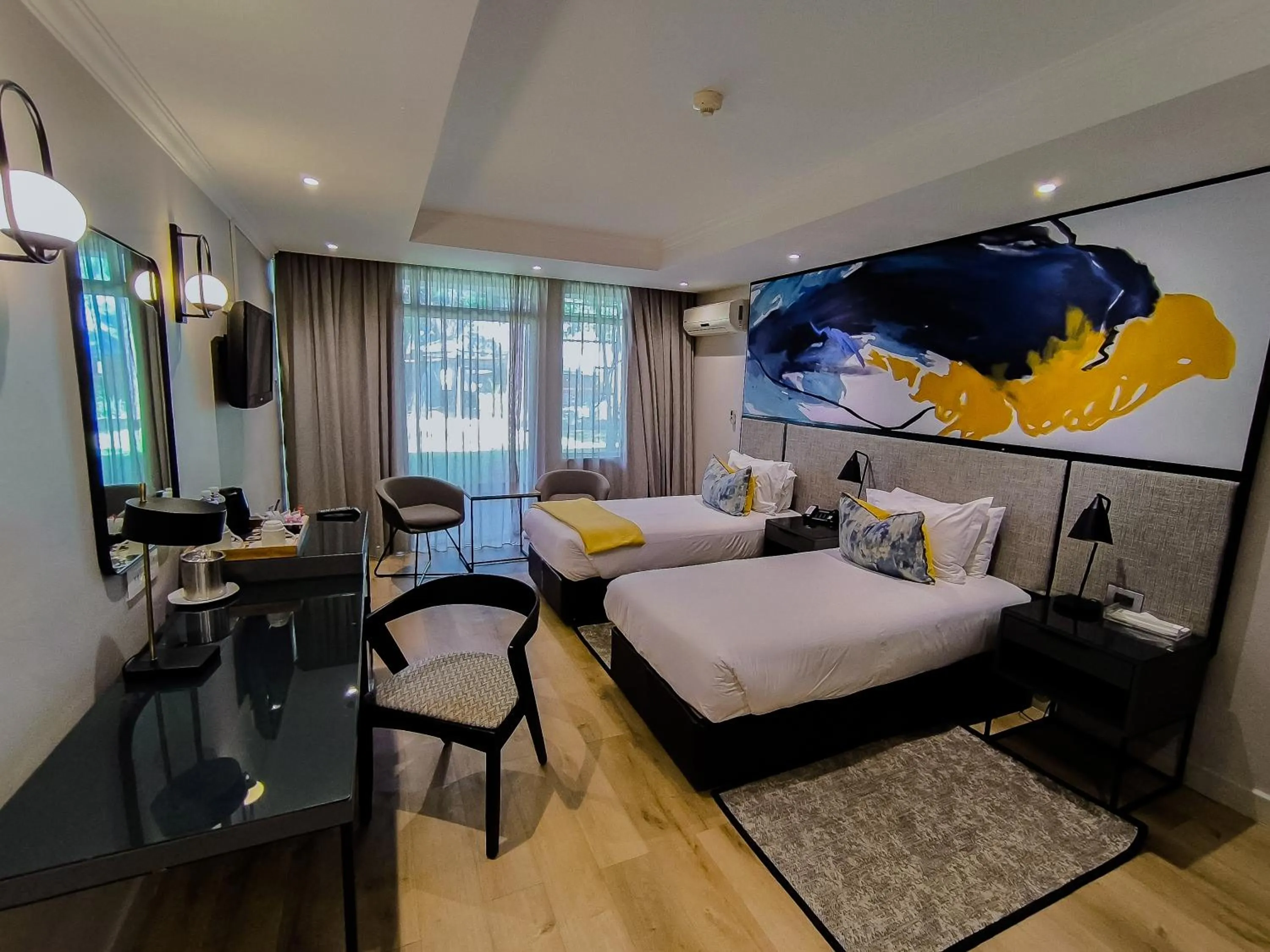 TV and multimedia, Bed in Cresta Thapama Hotel