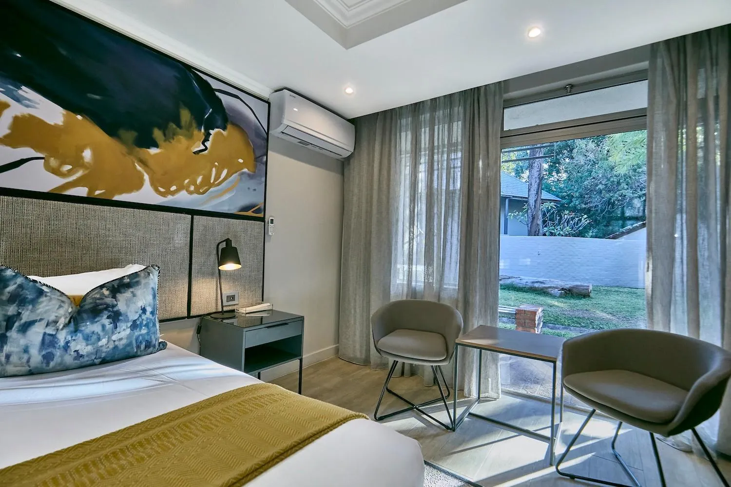 Bed in Cresta Thapama Hotel