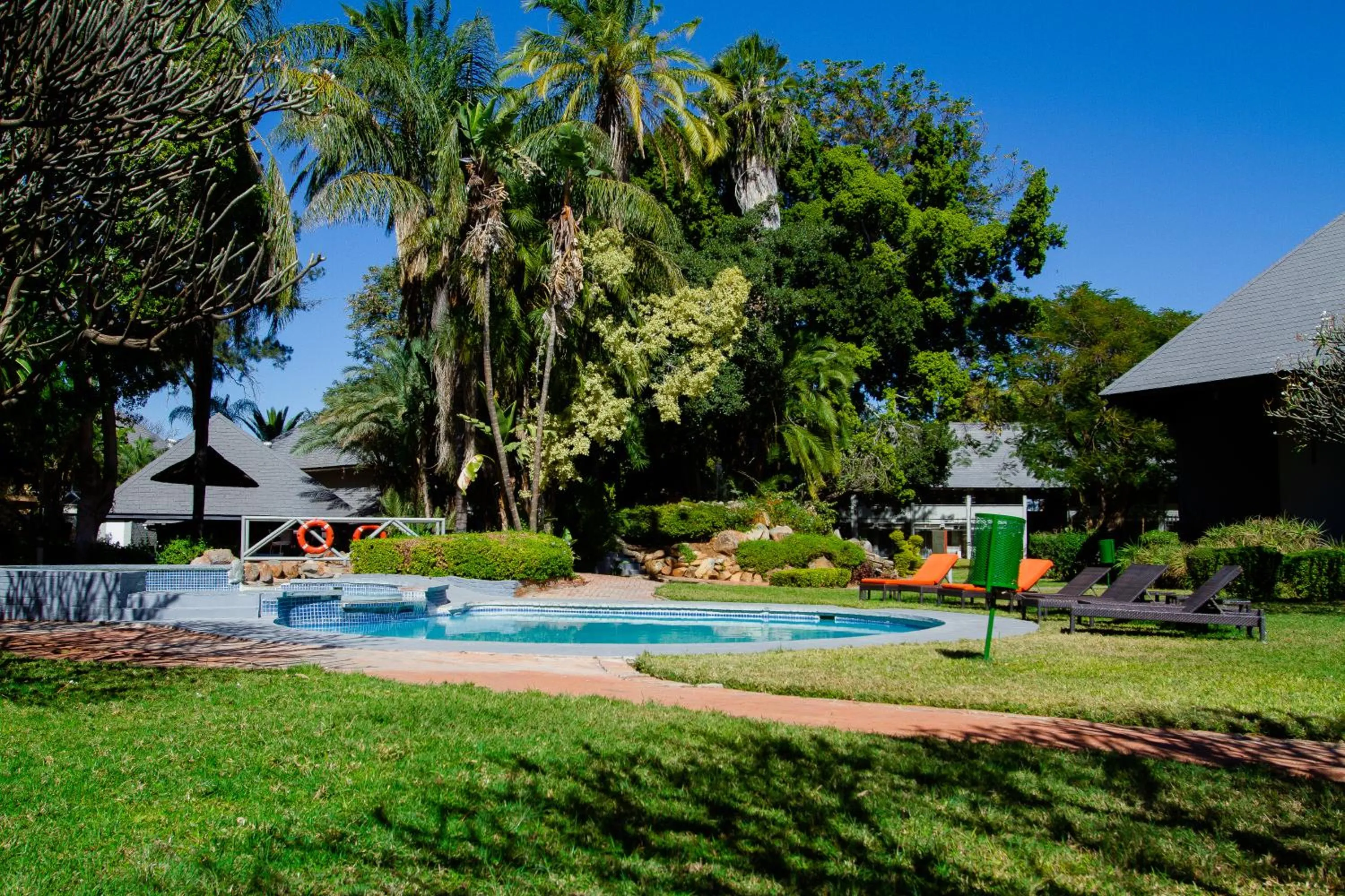 Swimming pool in Cresta Thapama Hotel