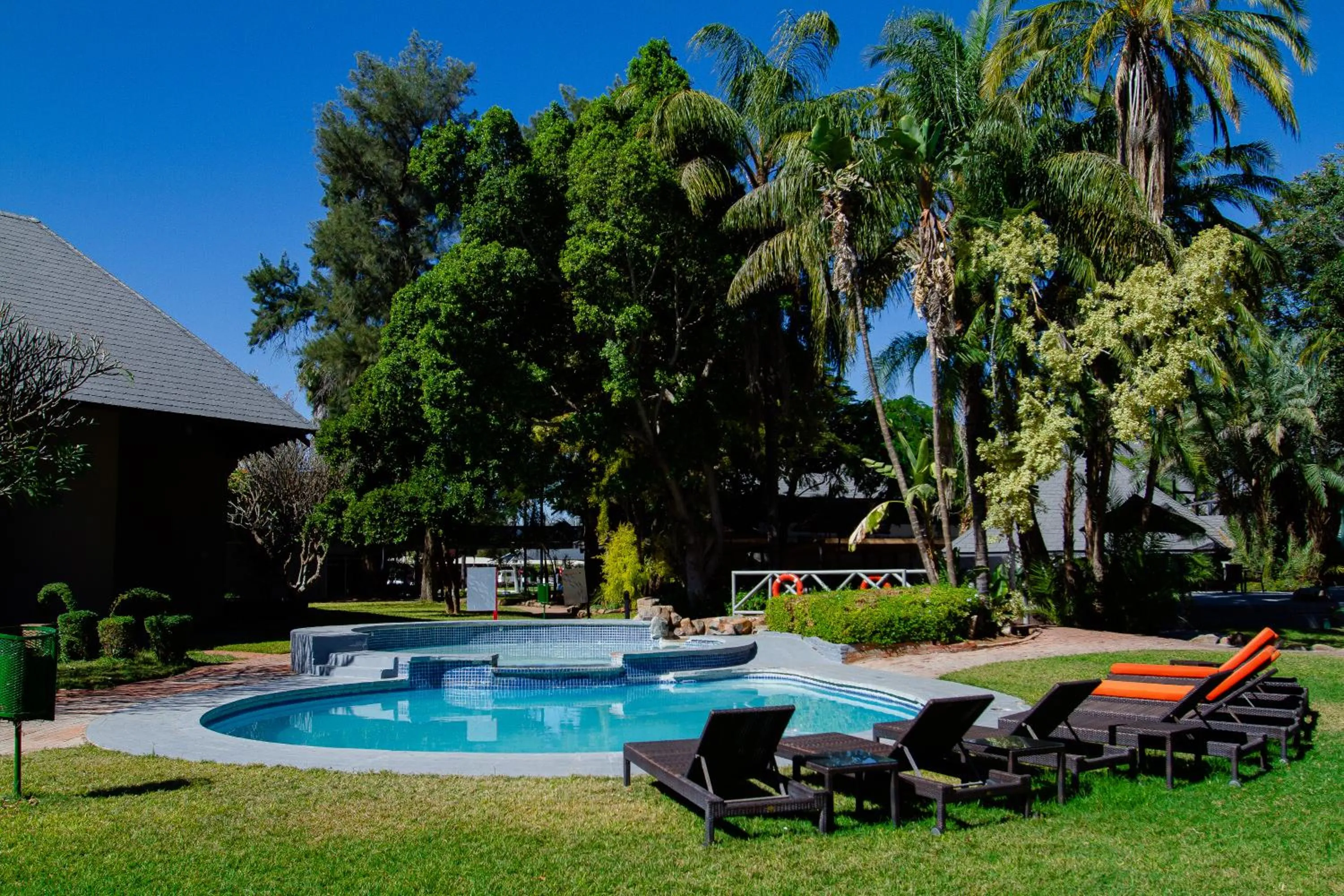 Swimming pool in Cresta Thapama Hotel