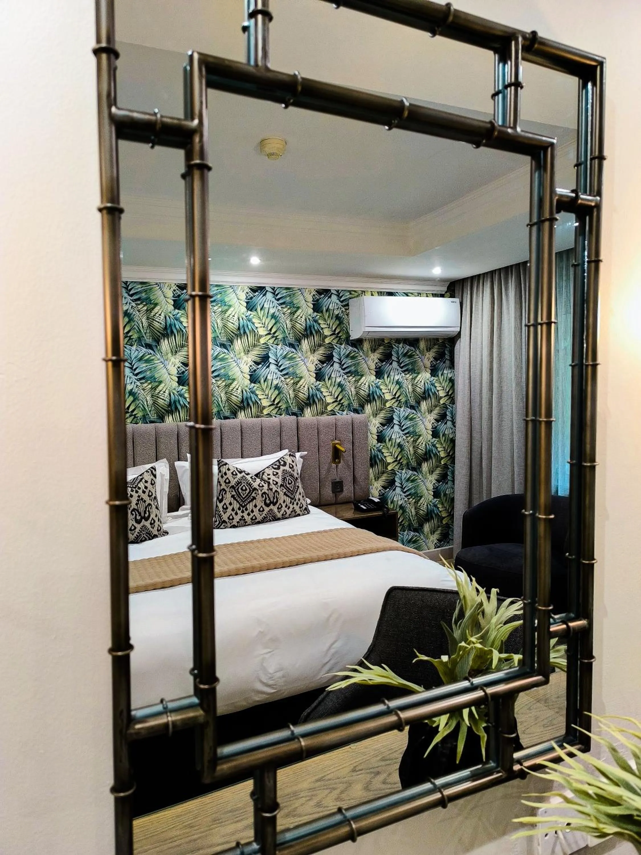 Bed in Cresta Thapama Hotel