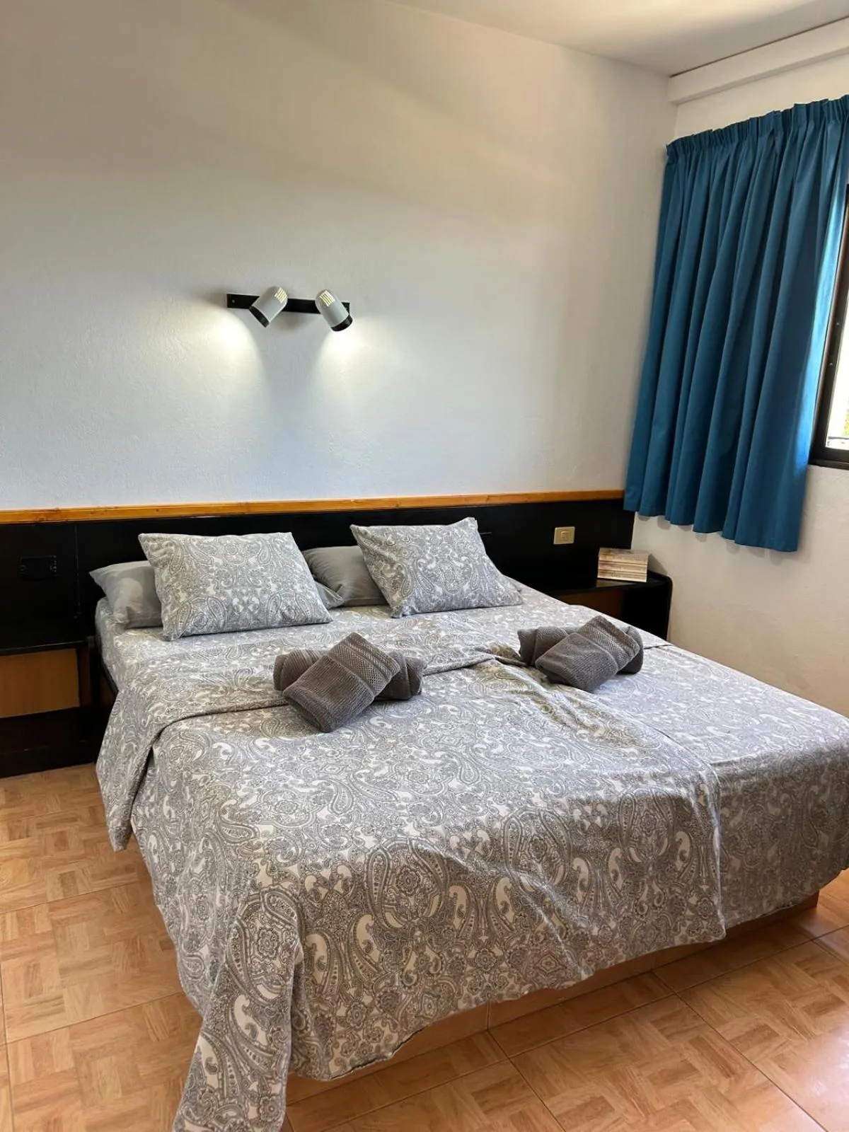 Bedroom, Bed in Apartamentos Alberto