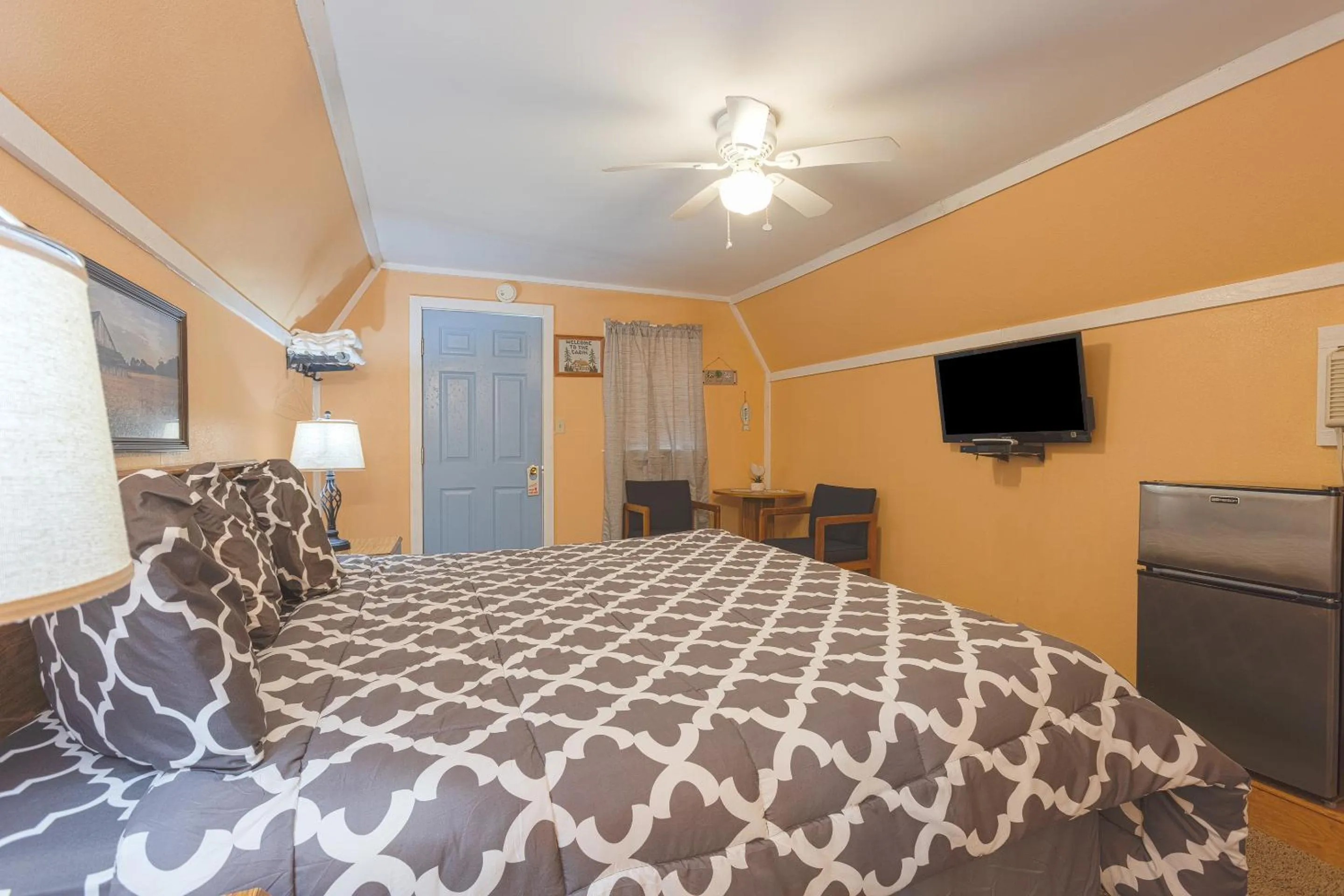 Bedroom, Bed in Parkside Motel by OYO Meadville Conneaut Lake