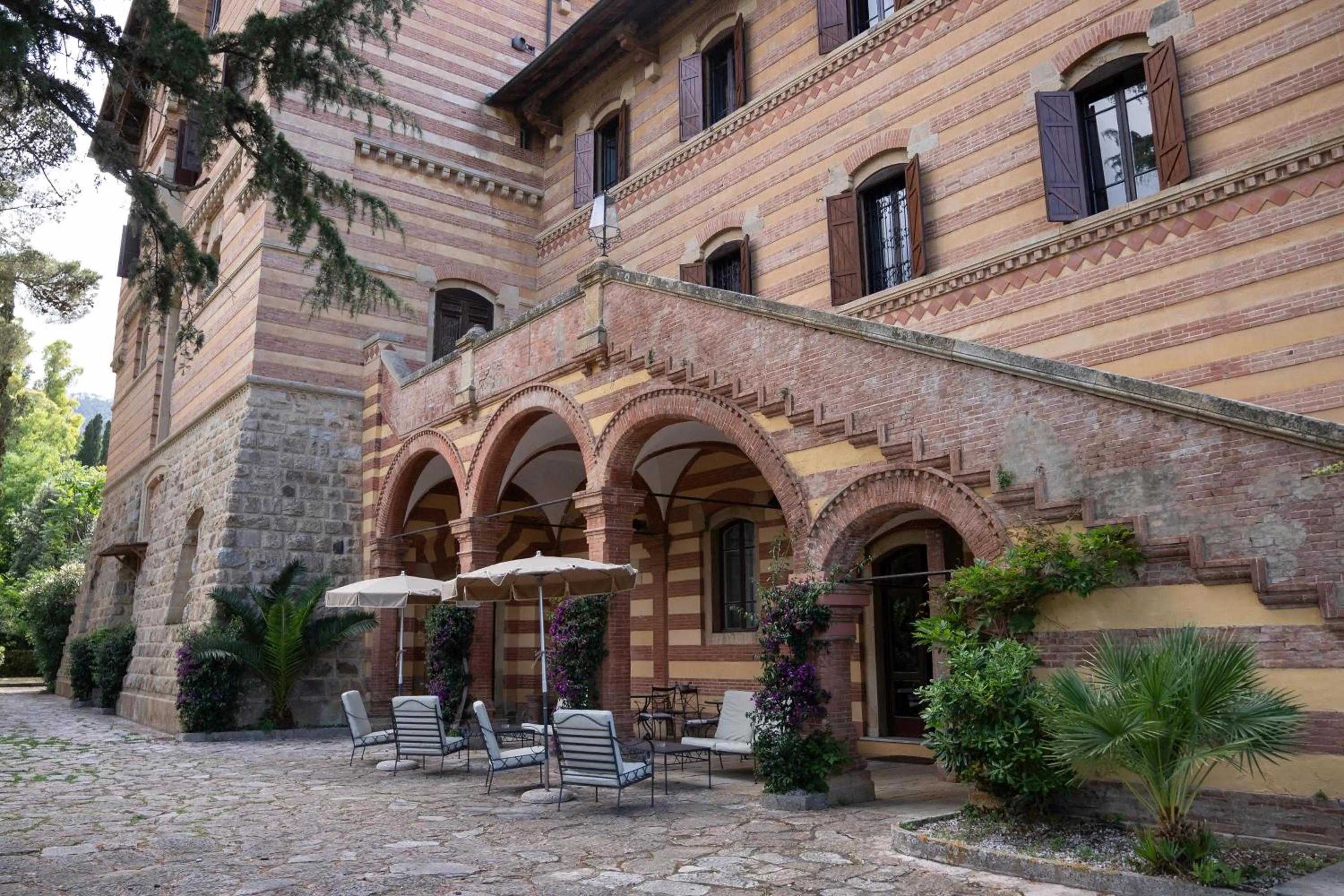 Property building in Park Hotel Napoleone