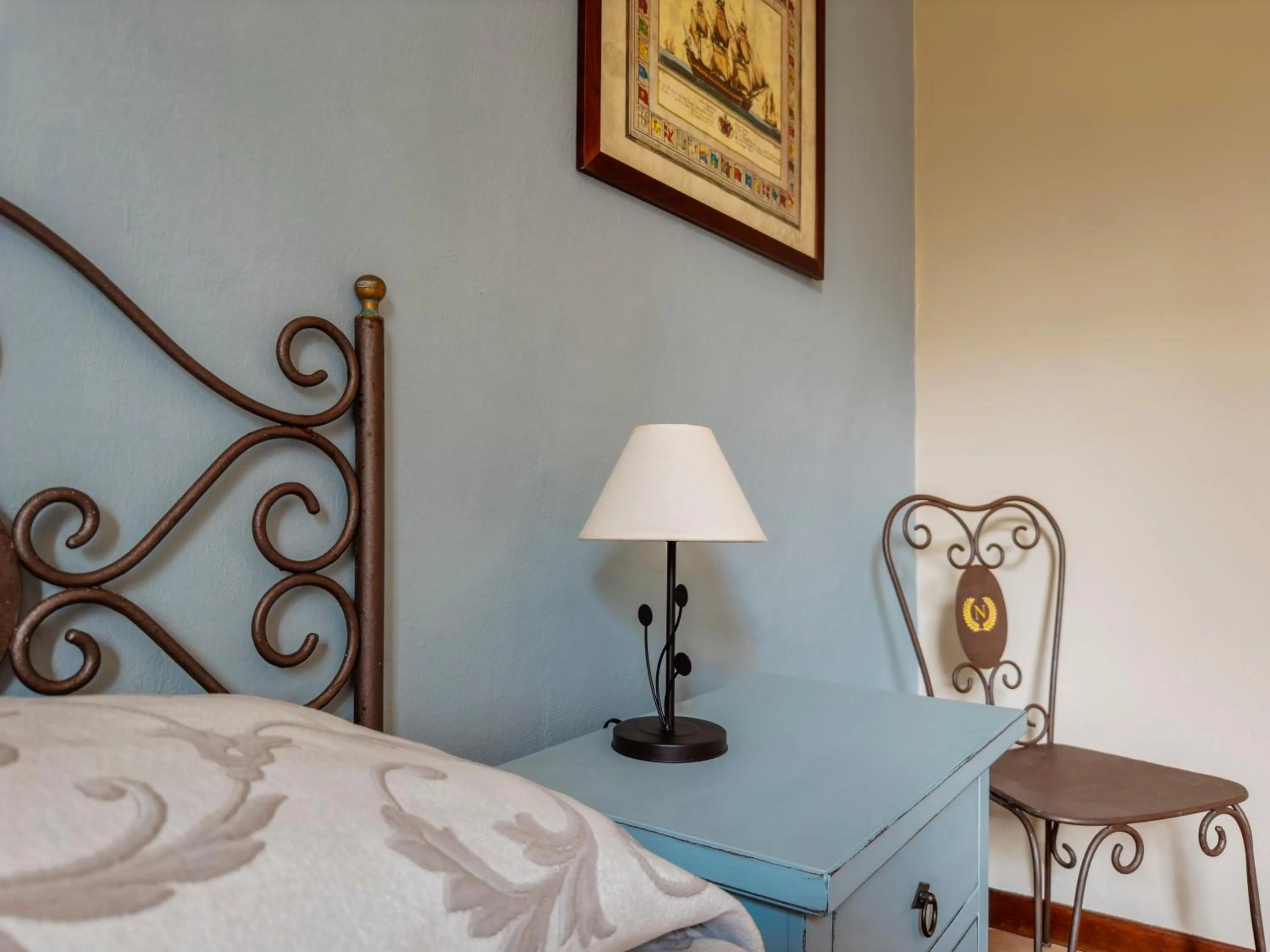 Decorative detail, Bed in Park Hotel Napoleone