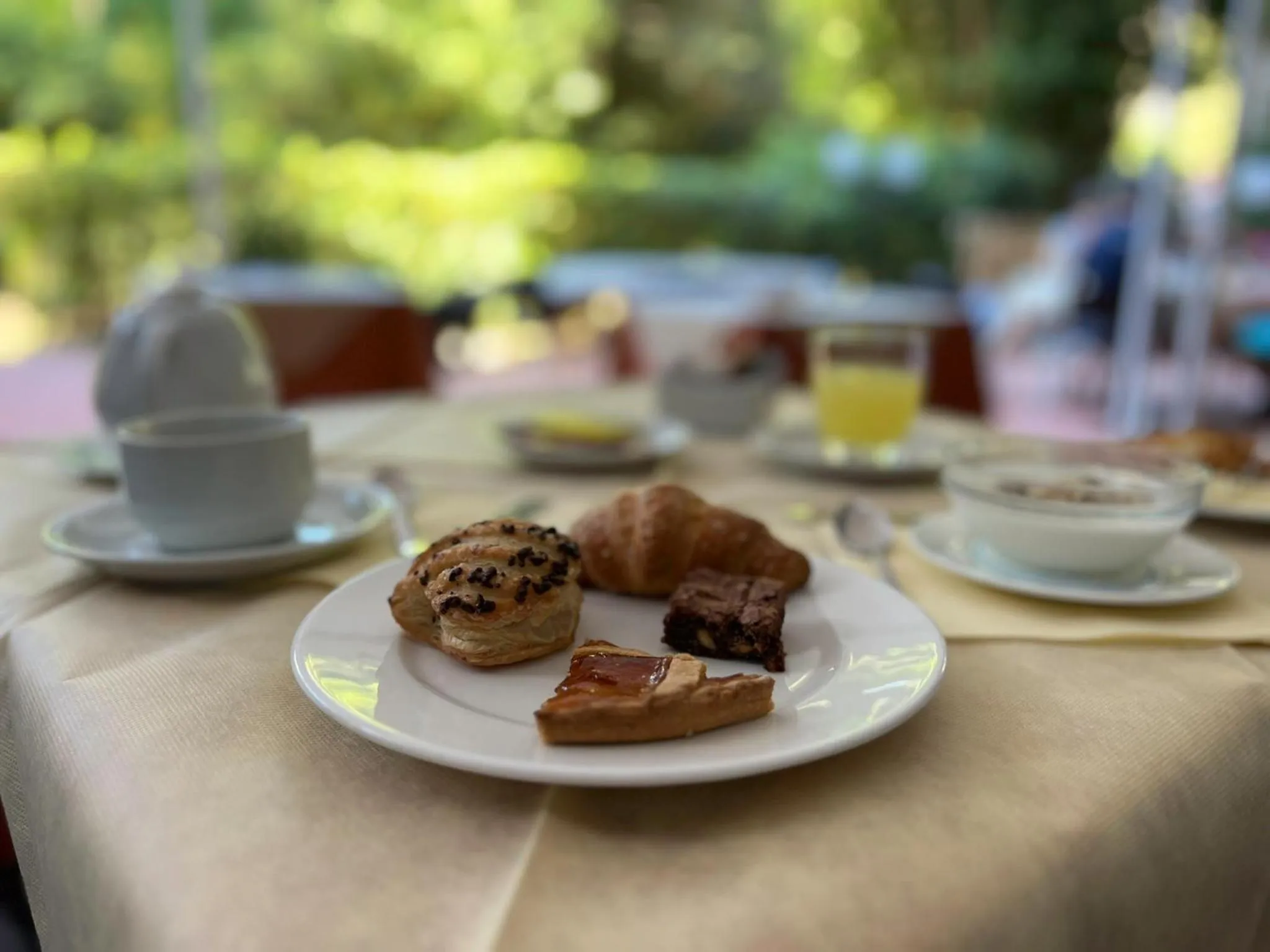 Restaurant/places to eat in Park Hotel Napoleone