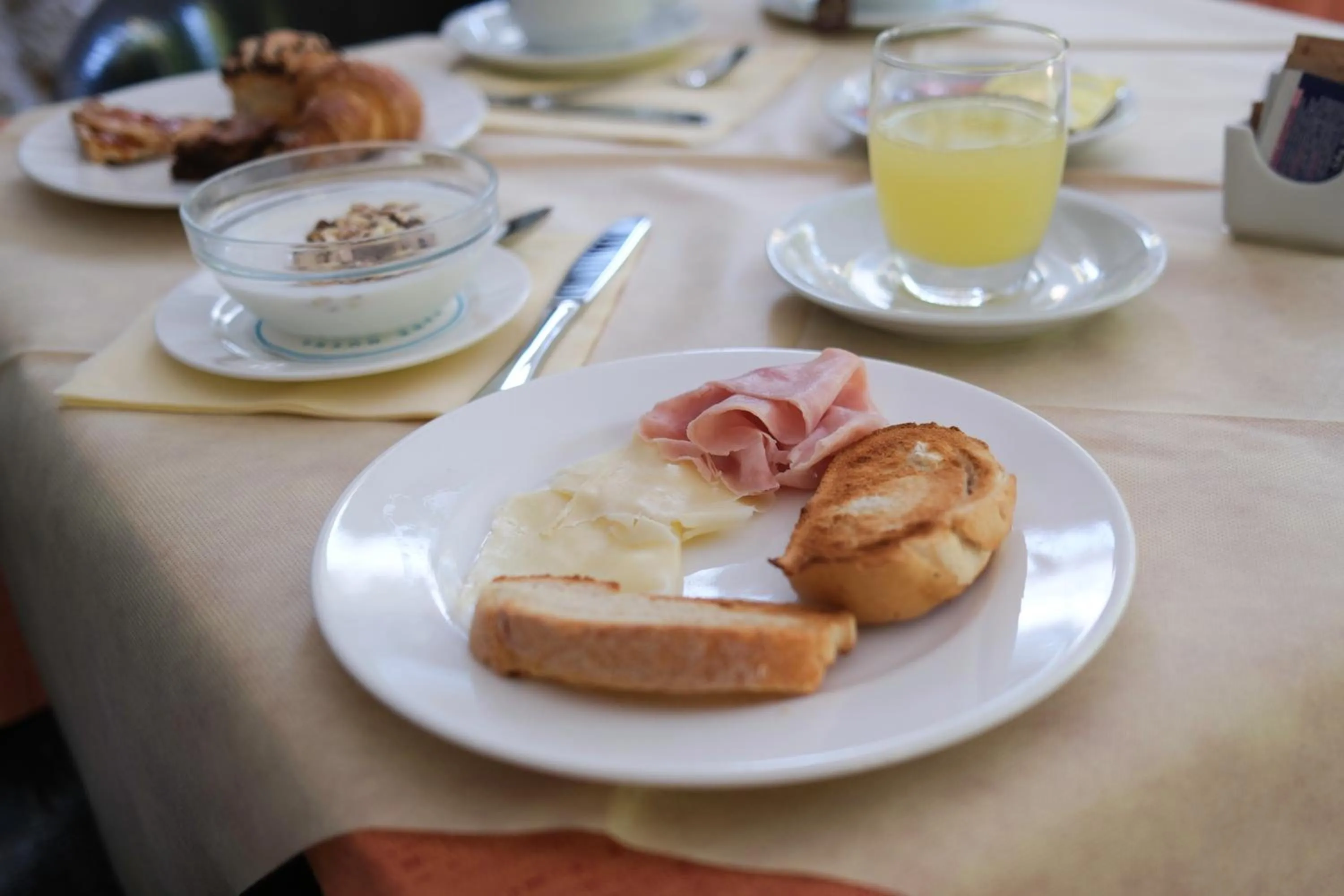 Restaurant/places to eat in Park Hotel Napoleone