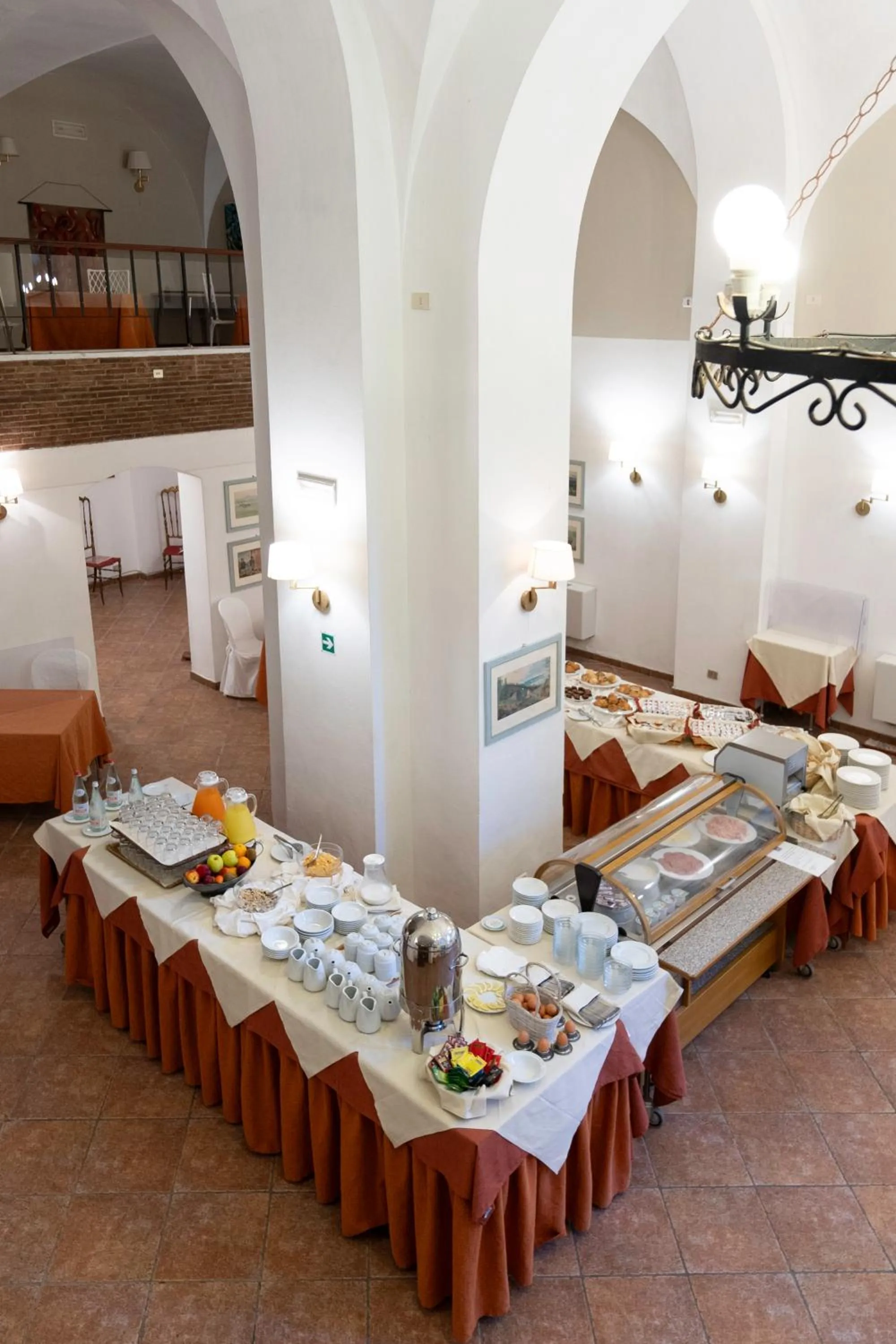 Restaurant/places to eat in Park Hotel Napoleone