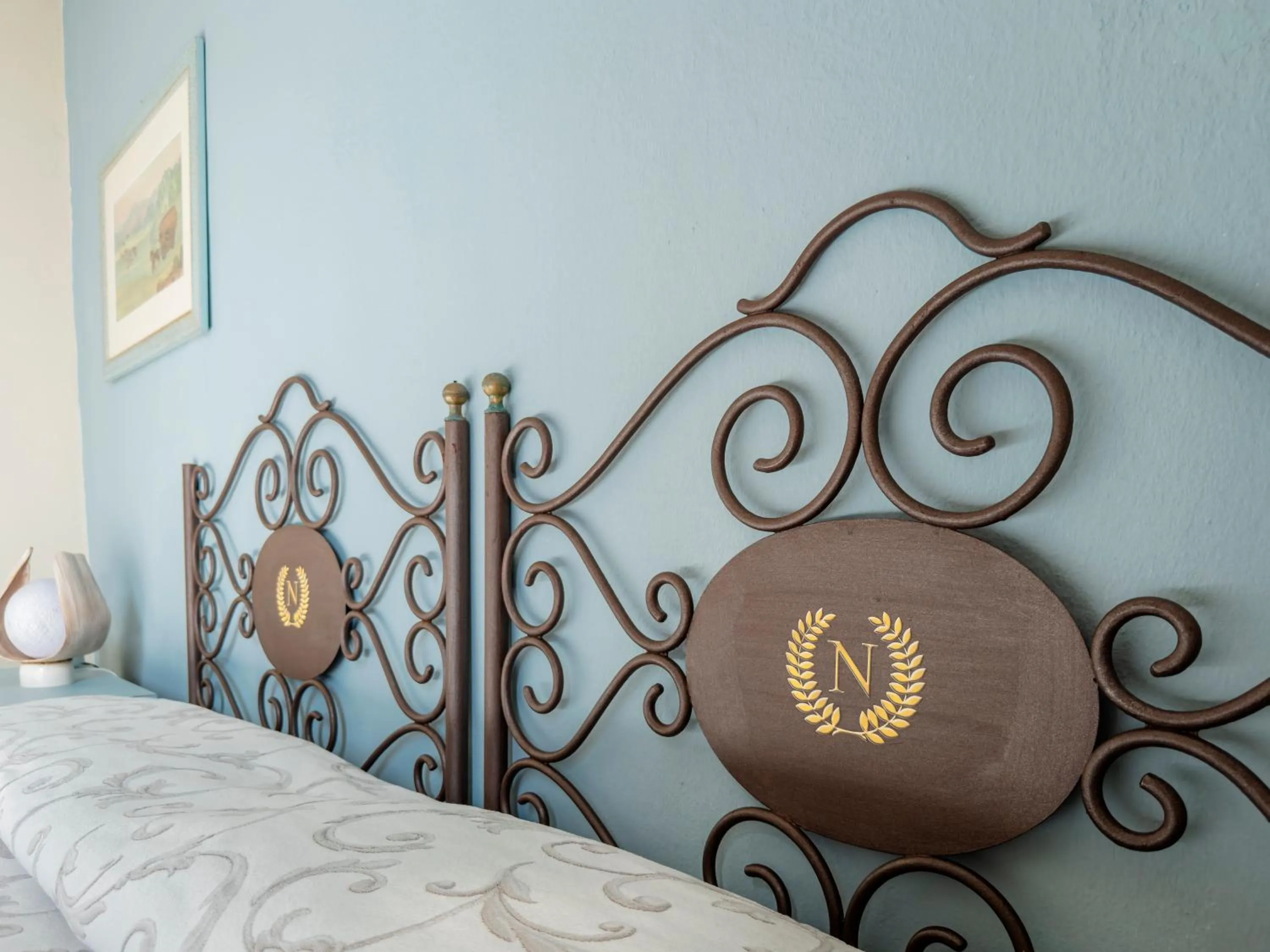 Decorative detail, Bed in Park Hotel Napoleone