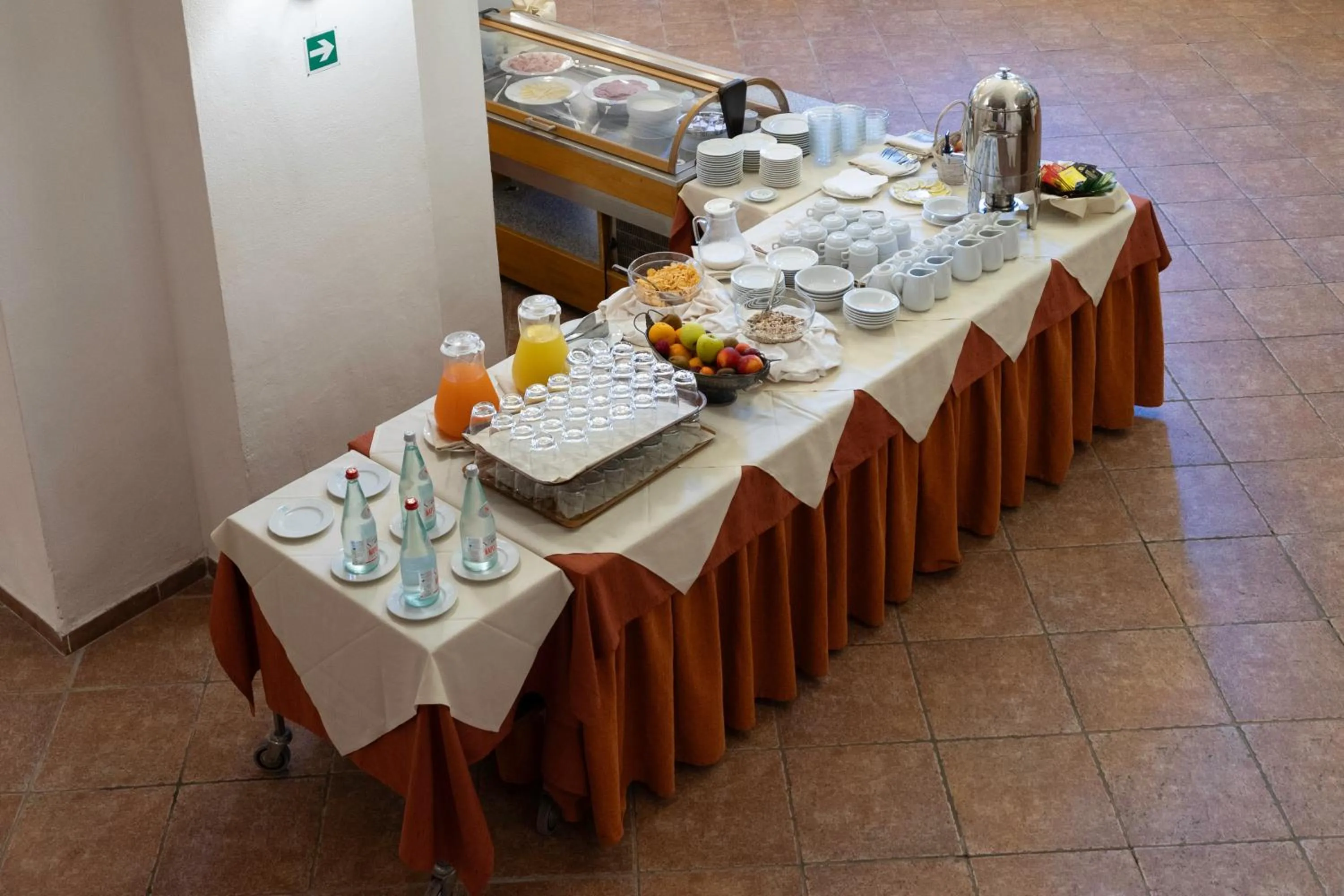 Restaurant/places to eat in Park Hotel Napoleone