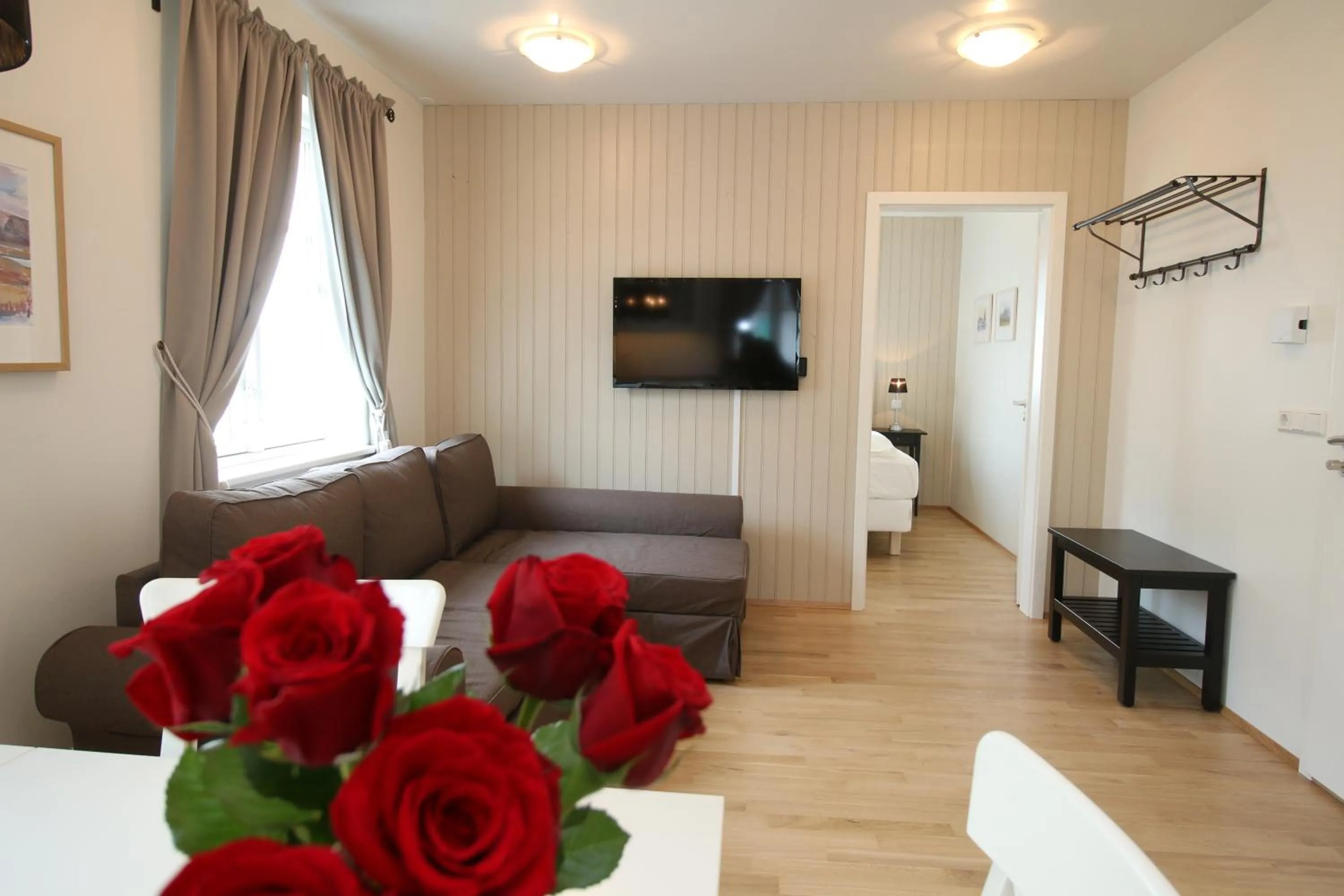 TV and multimedia, Bed in Acco Ice Apartments