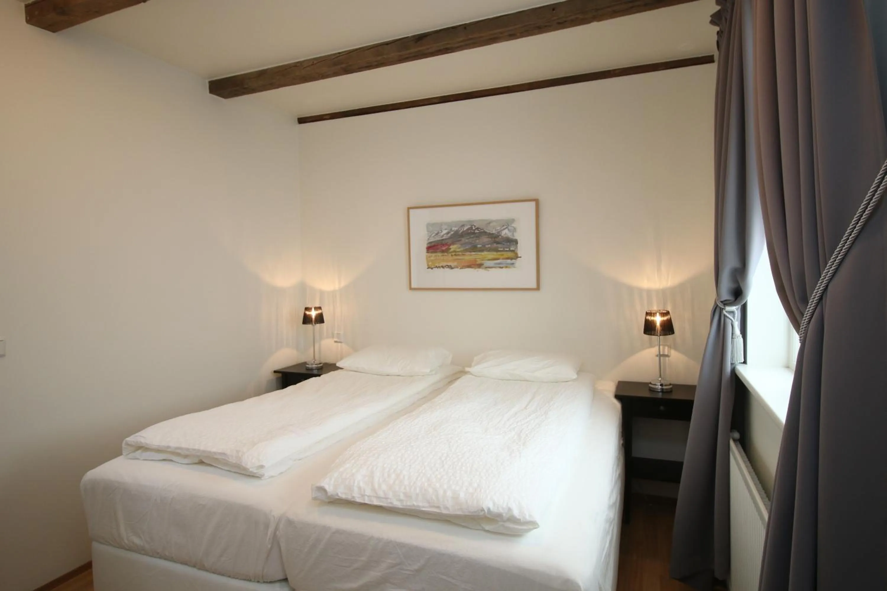 Bedroom, Bed in Acco Ice Apartments