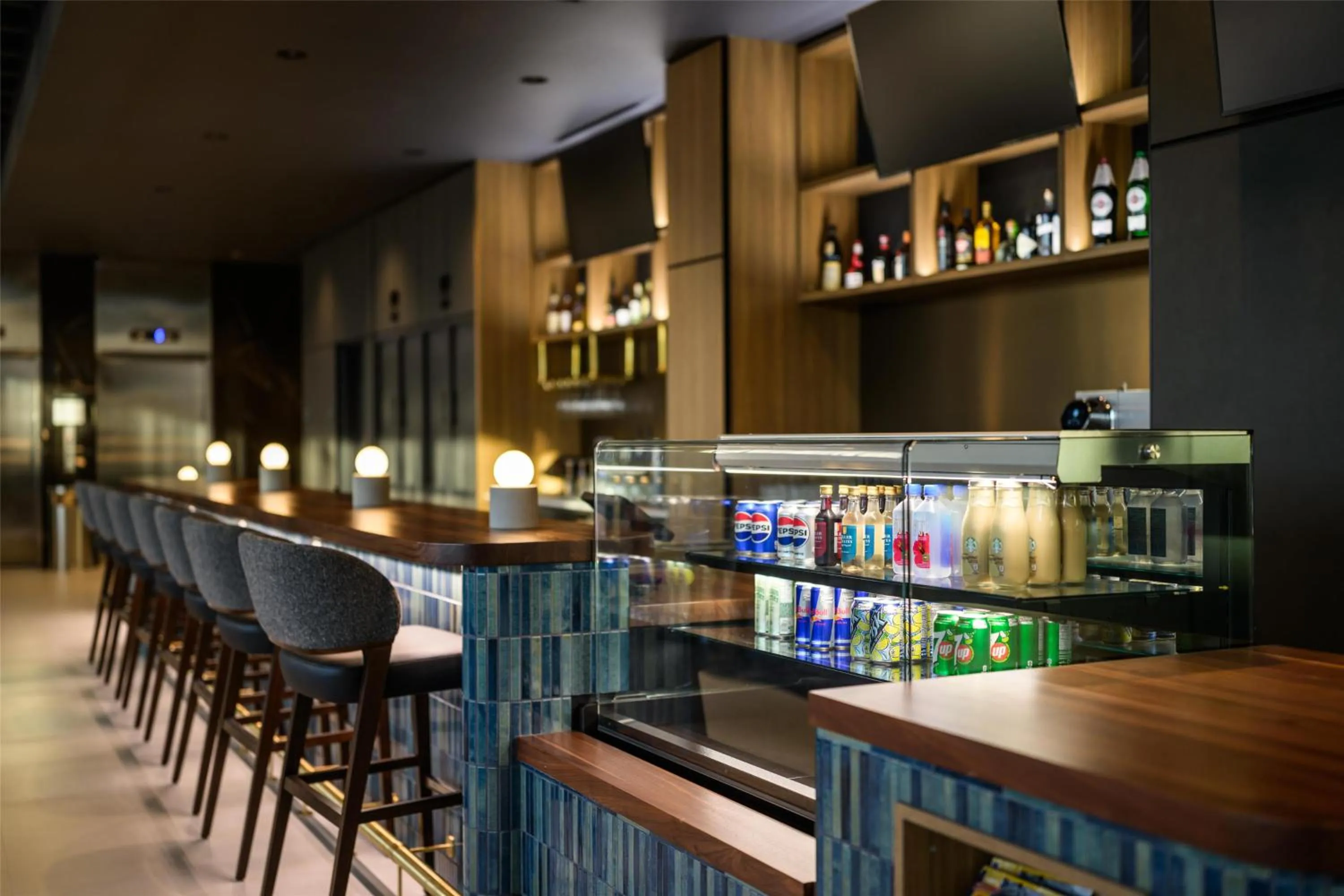 Lounge or bar in Hyatt Place Whitehorse