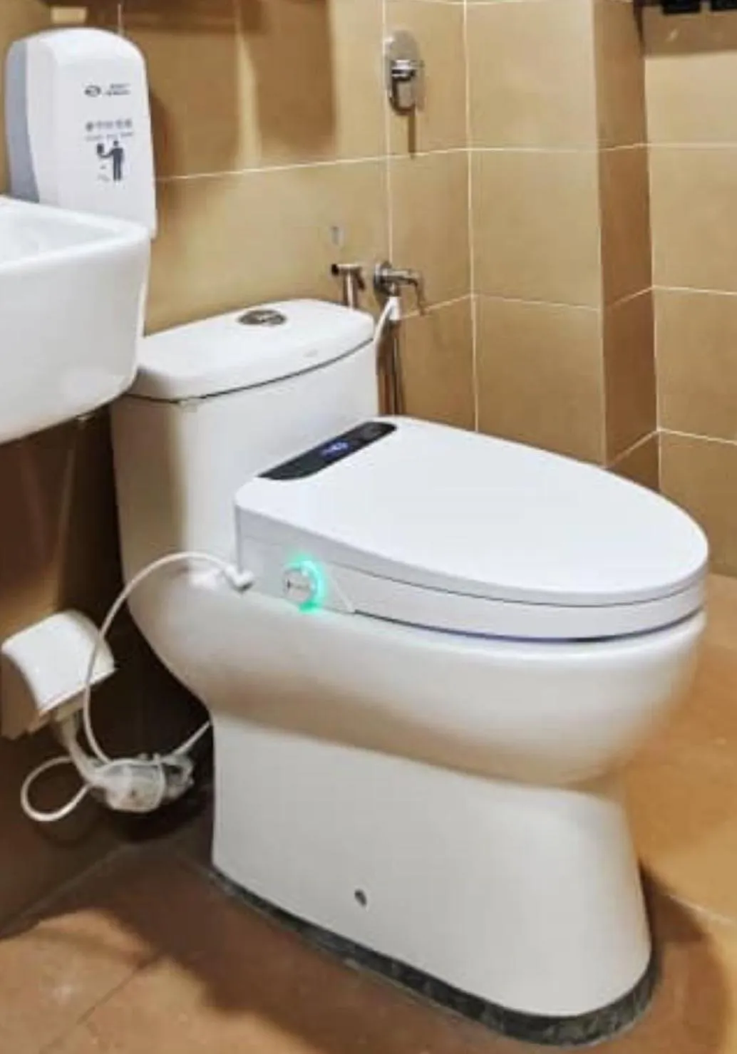 Toilet in Guan Gong Hotel Jin Shang Development Jonker Street