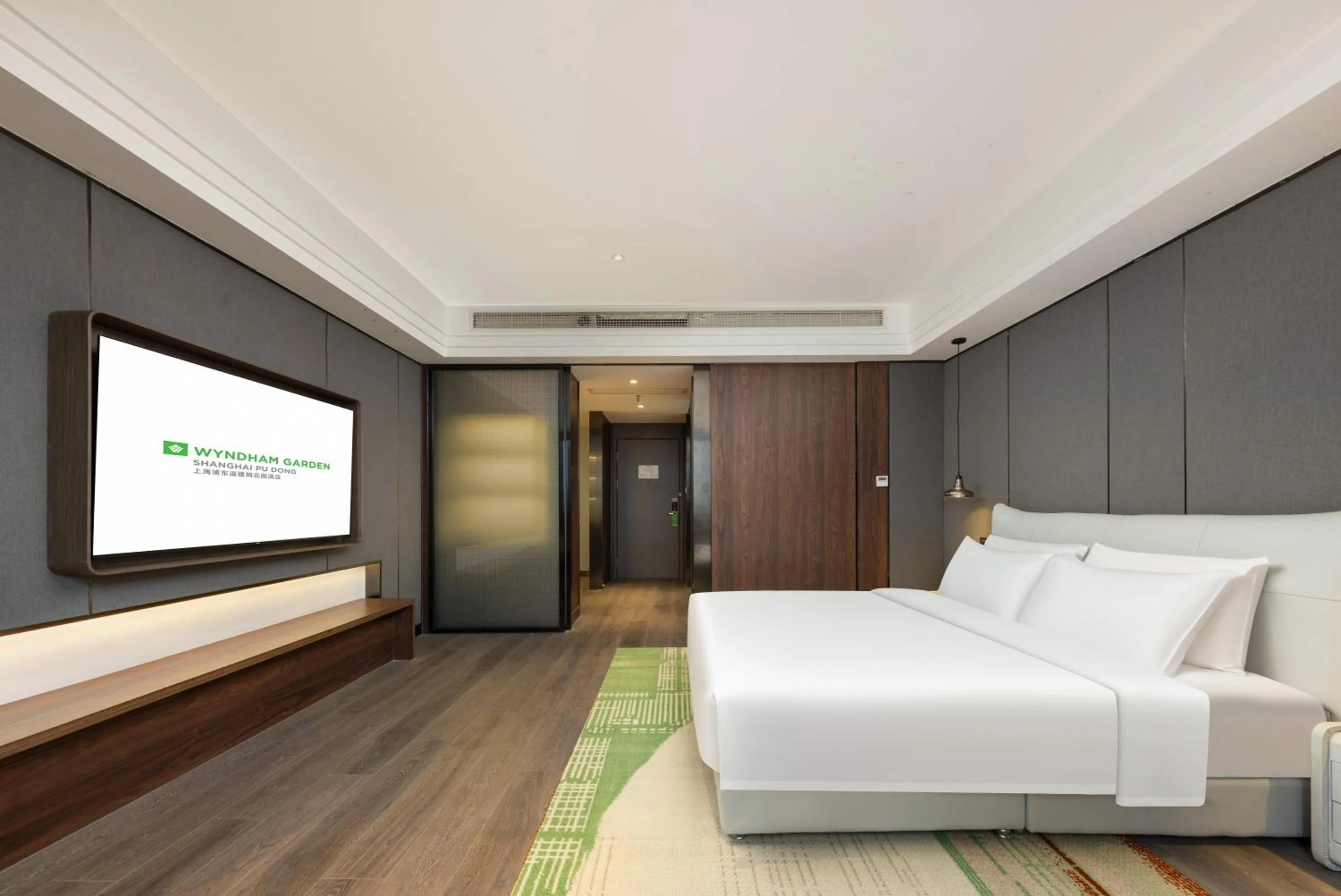 Photo of the whole room, Bed in 上海浦东温德姆花园酒店 Wyndham Garden Shanghai Pudong