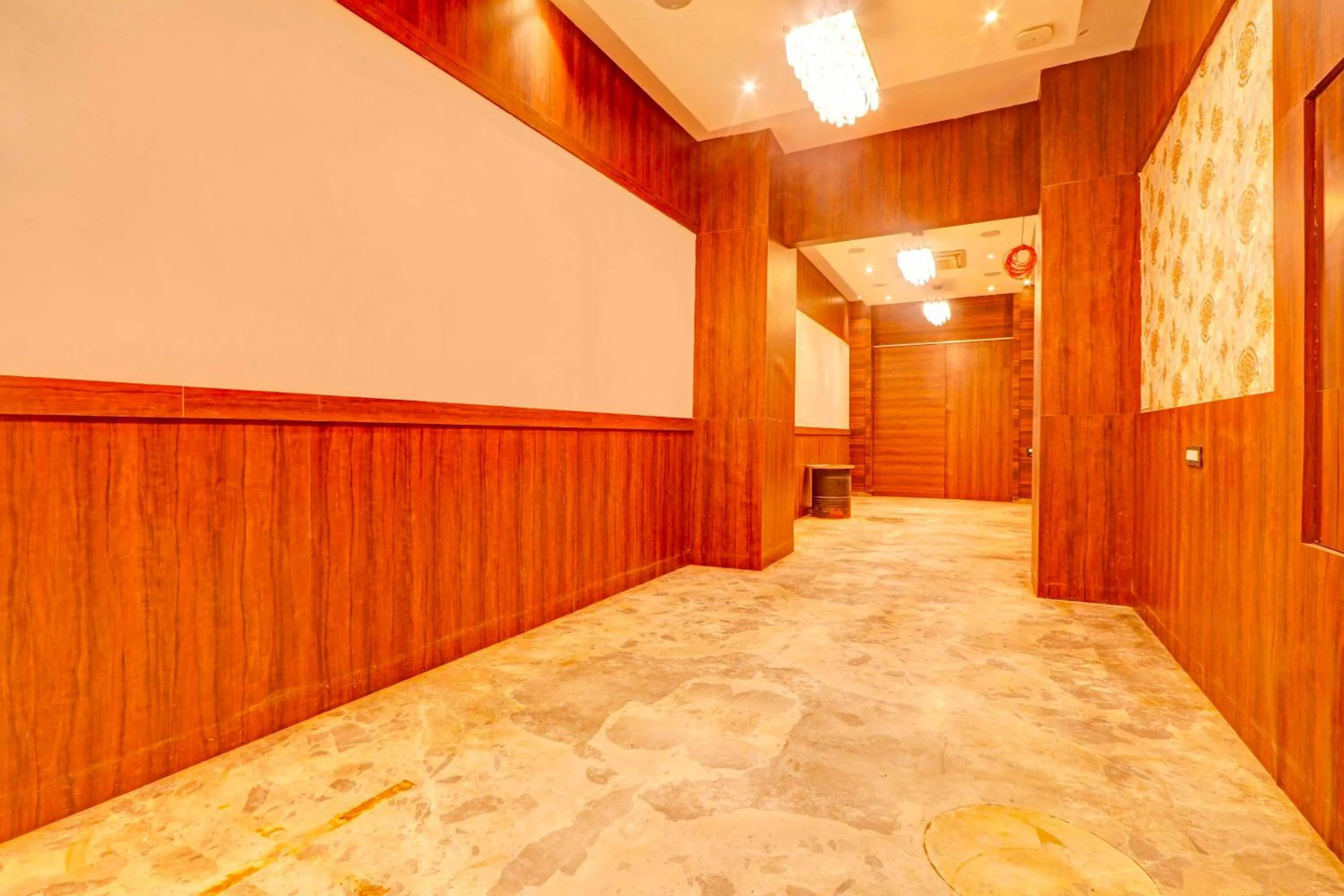 Lobby or reception in Townhouse Sitabuldi Railway Station