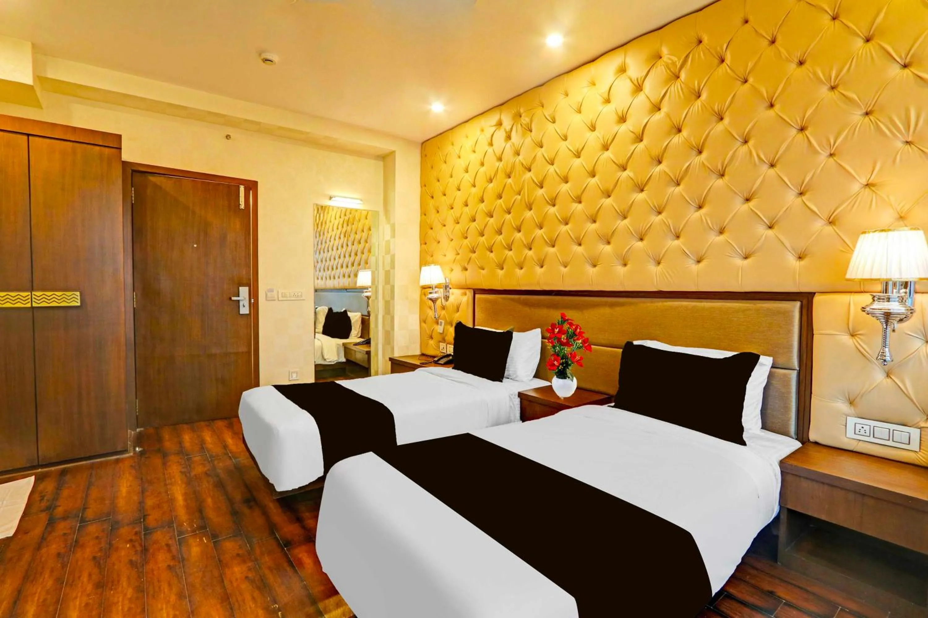 Bedroom, Bed in Townhouse Sitabuldi Railway Station