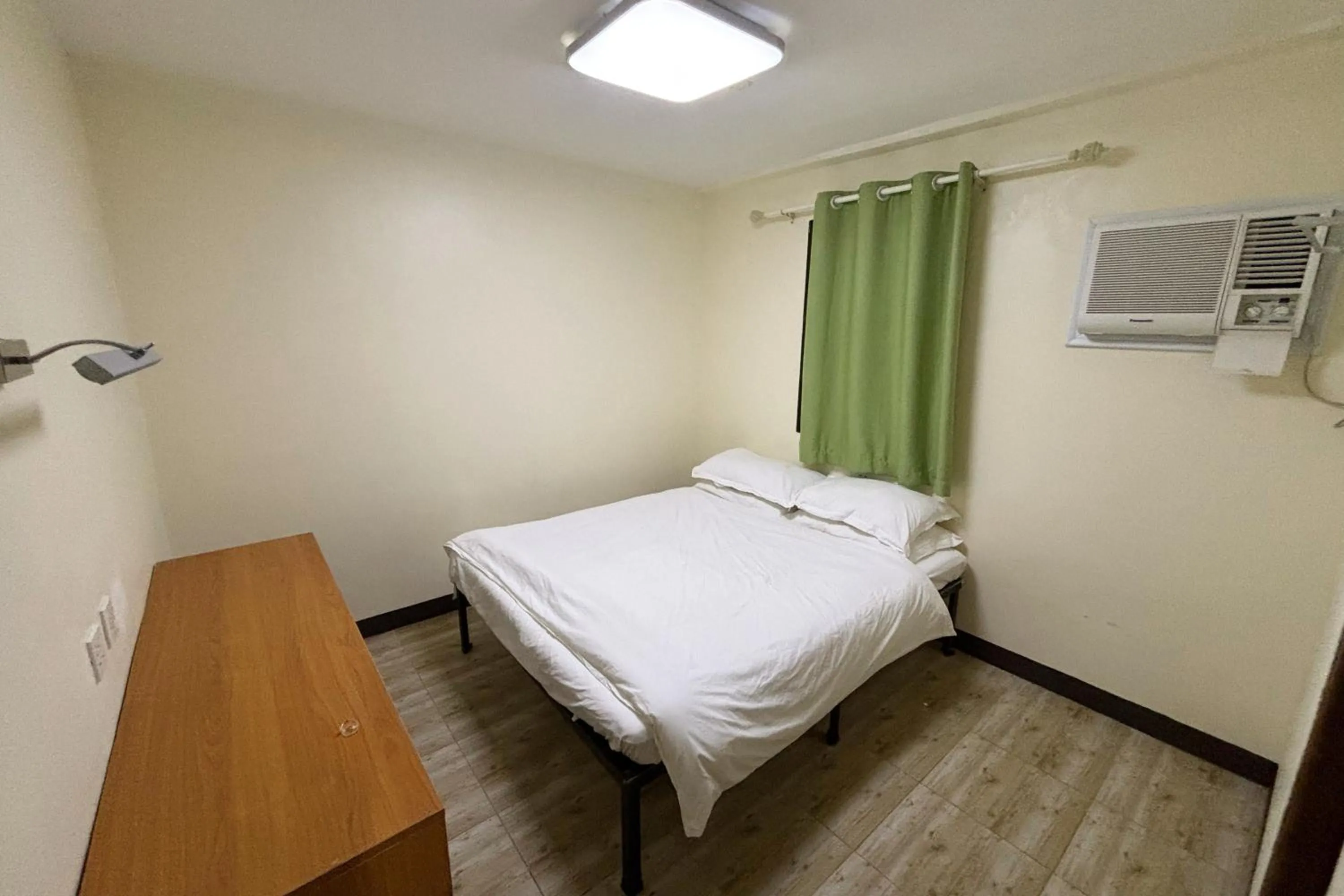 Bed in Pink Ocean Diving Resort Sabang Puerto Galera