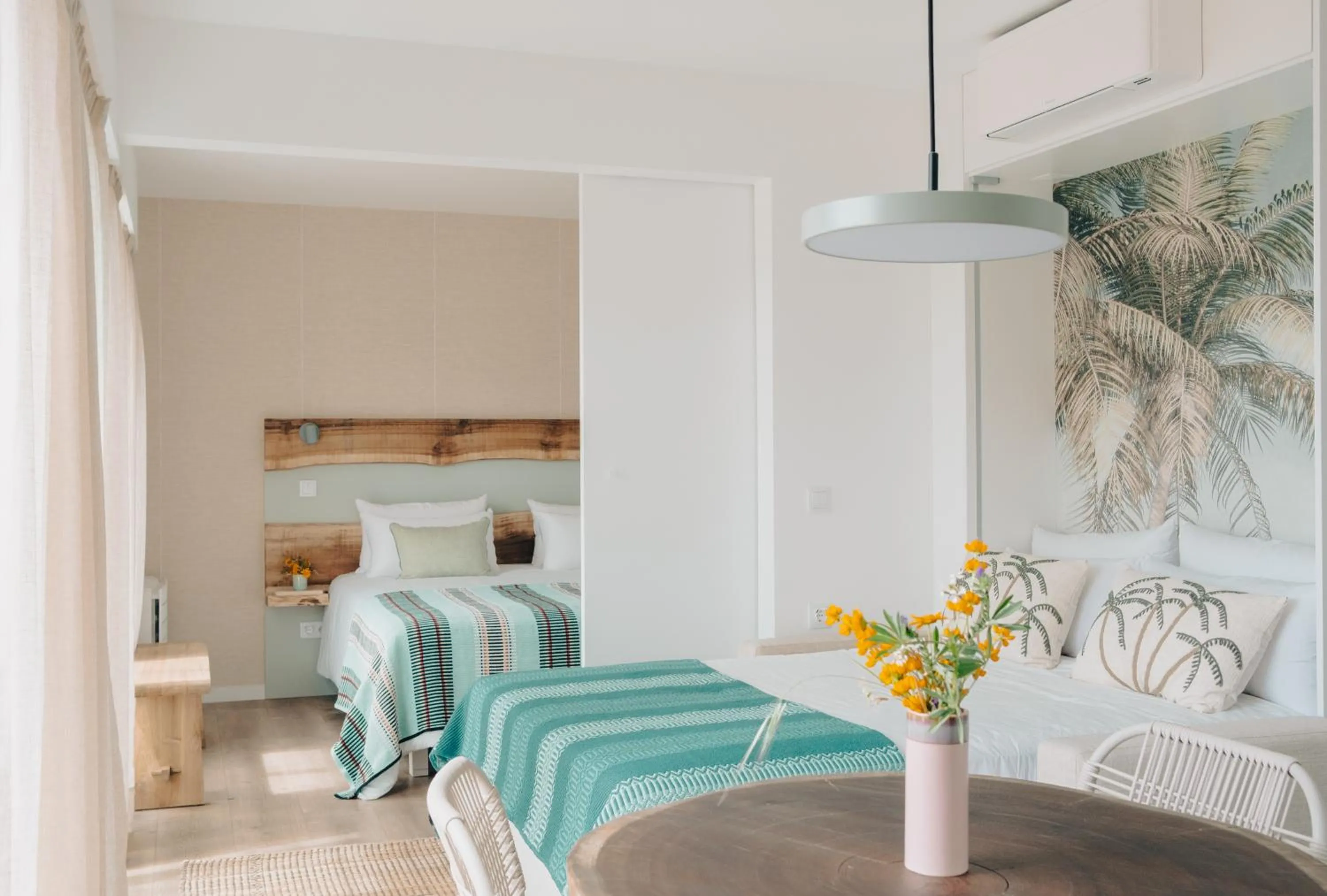 Photo of the whole room, Bed in Mar Puro