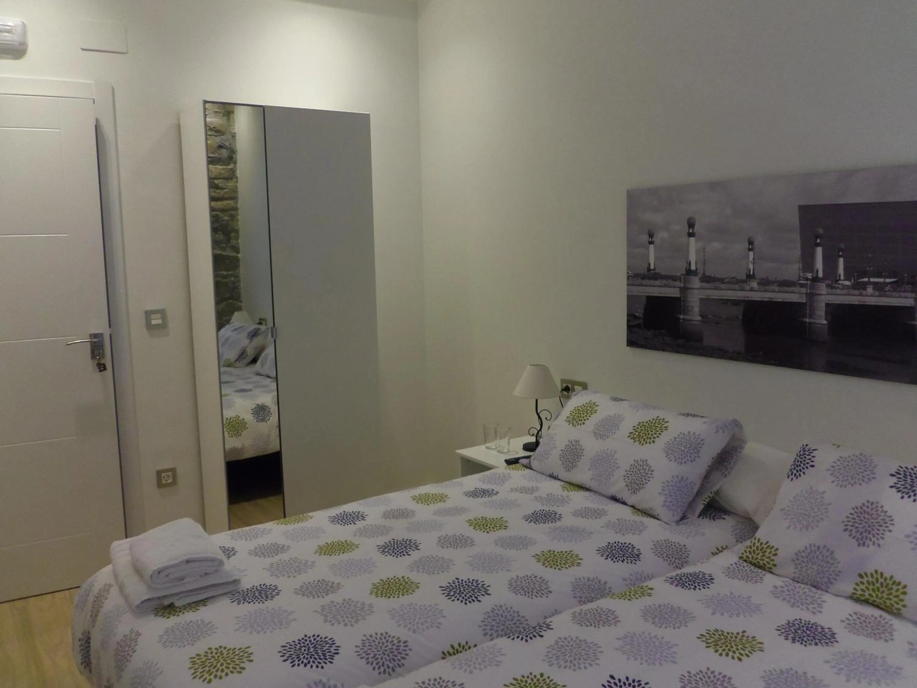 Photo of the whole room, Bed in Talaia HT