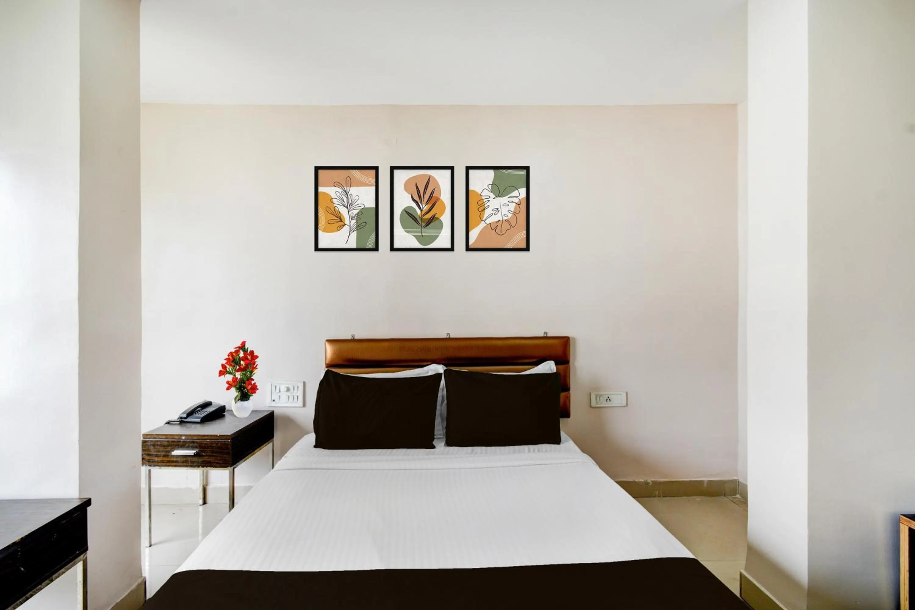 Bedroom, Bed in Super Townhouse Narayanaguda Metro Station Formerly Hotel Anshu Grand