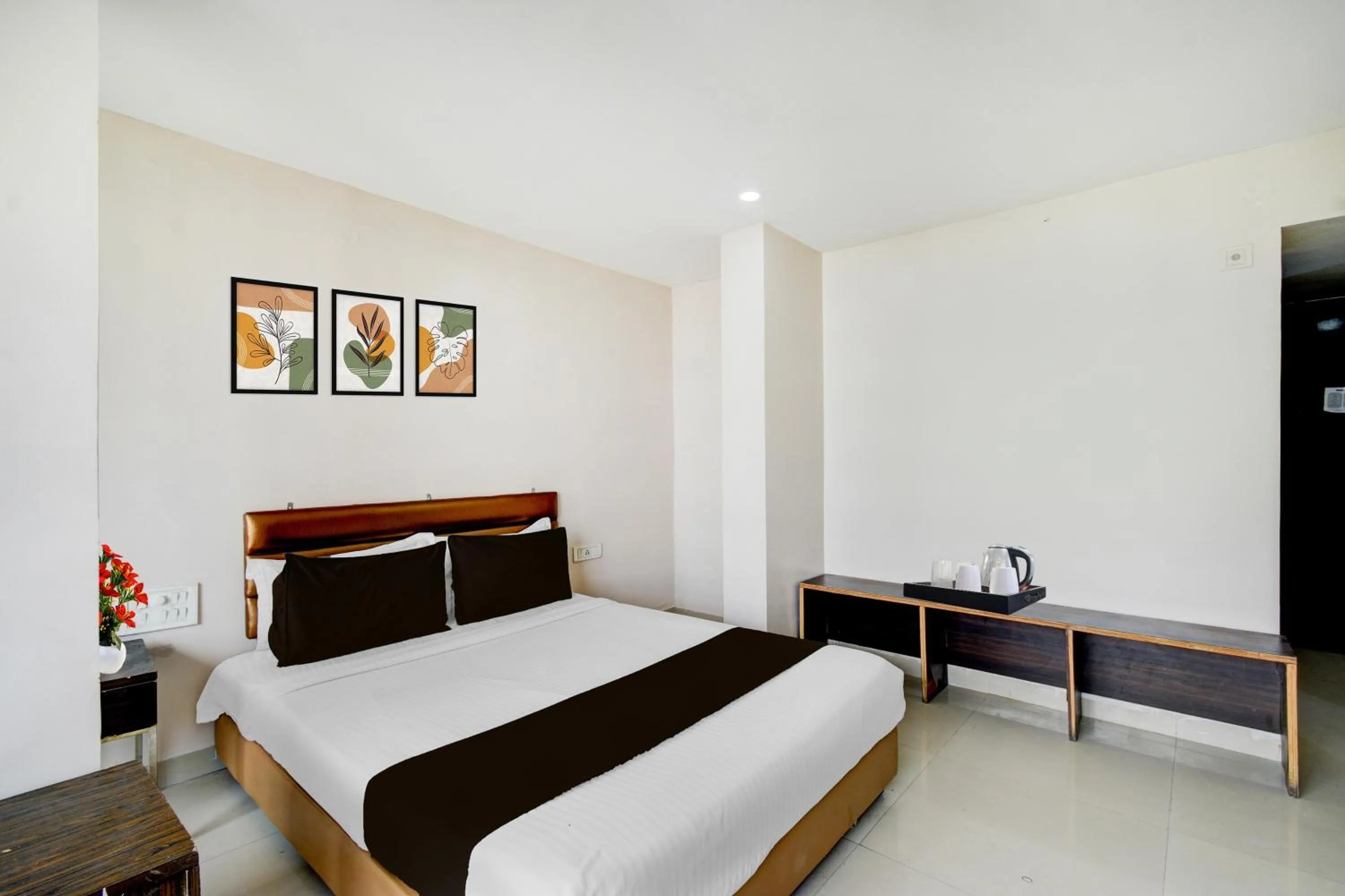Bedroom, Bed in Super Townhouse Narayanaguda Metro Station Formerly Hotel Anshu Grand